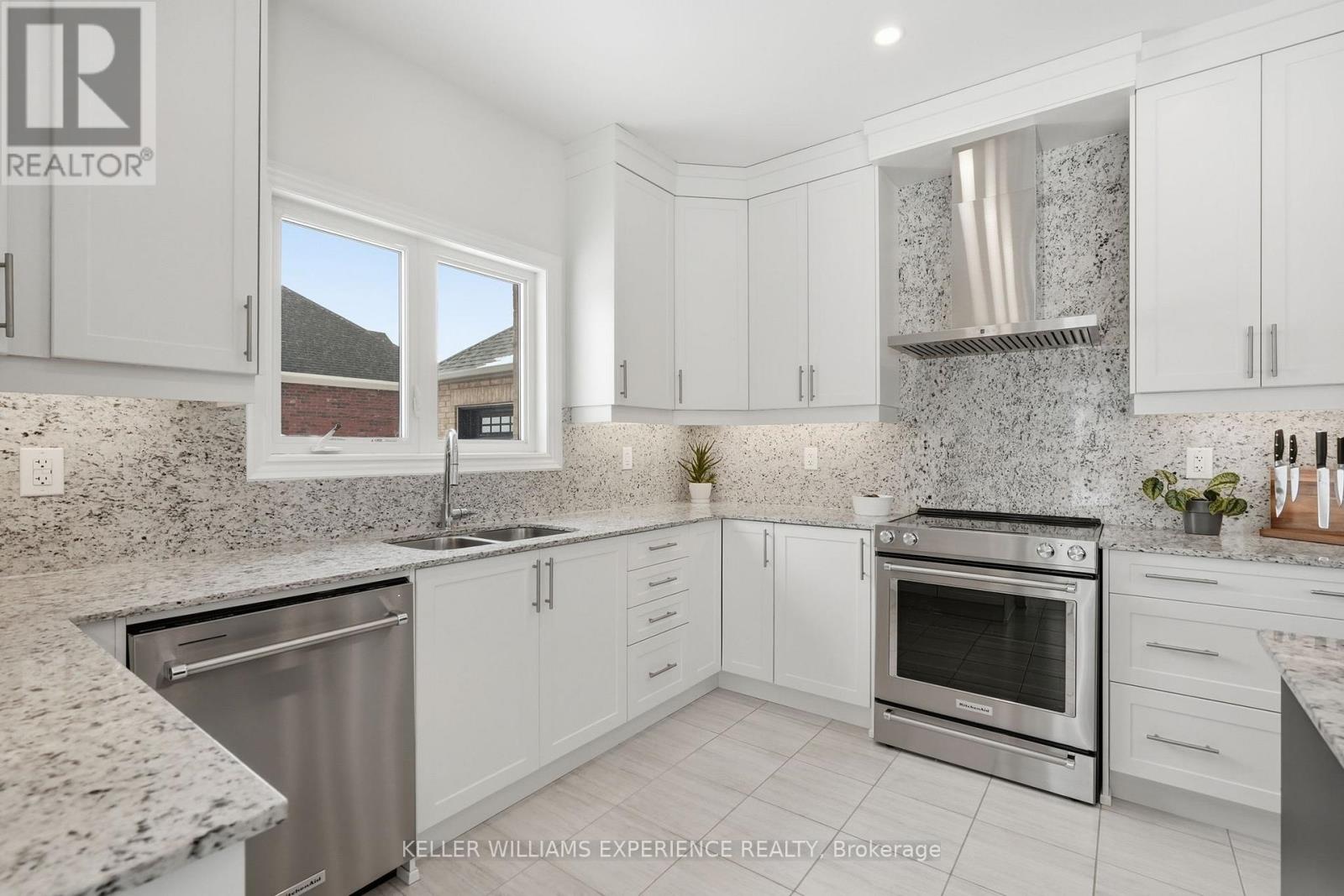 4 Forest Heights Court, Oro-Medonte (Sugarbush), Ontario  L0L 2E0 - Photo 20 - S13005476