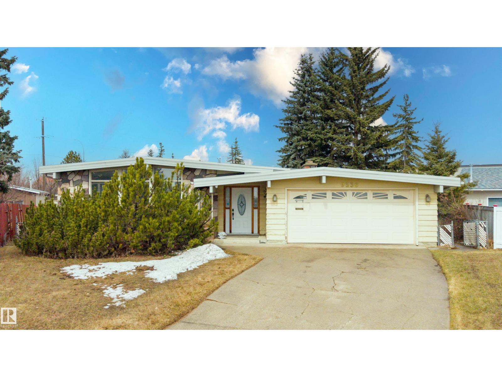 9536 151 AV NW, Edmonton, Alberta