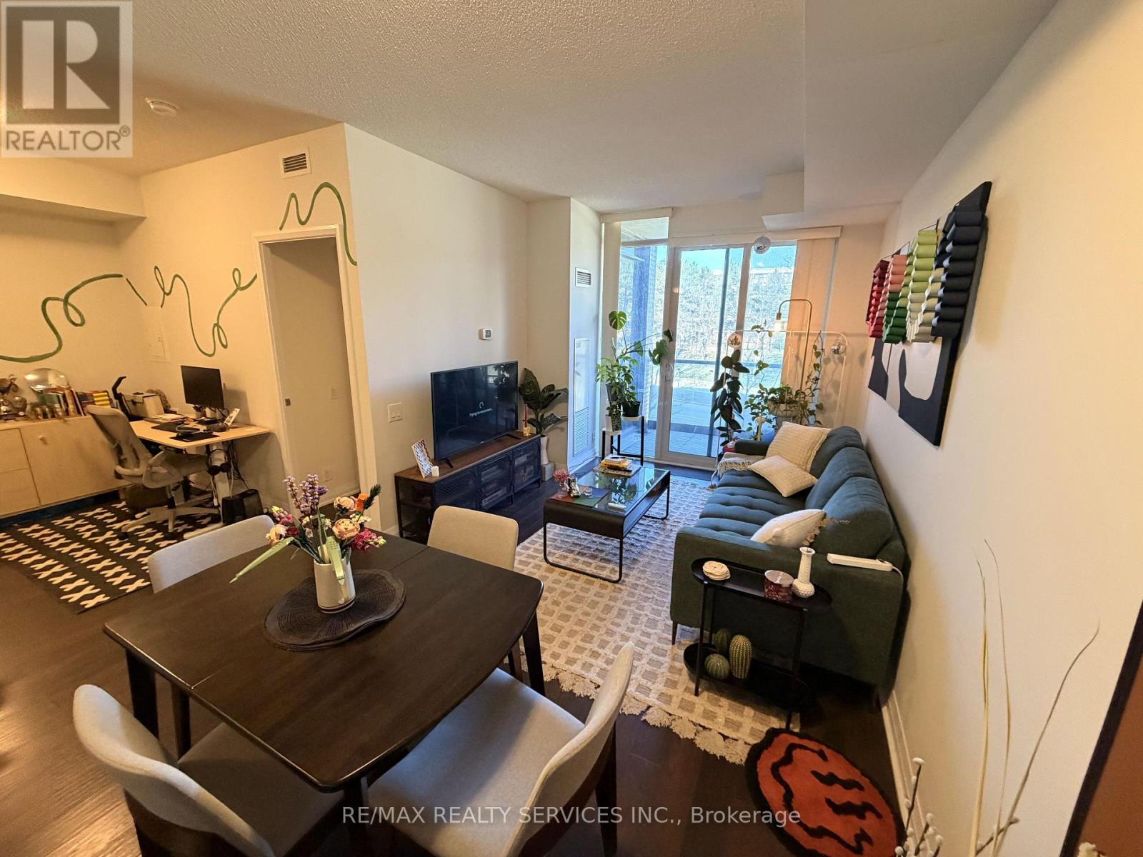 211 - 1 Valhalla Inn Road, Toronto, Ontario  M9B 1S9 - Photo 11 - W13005414