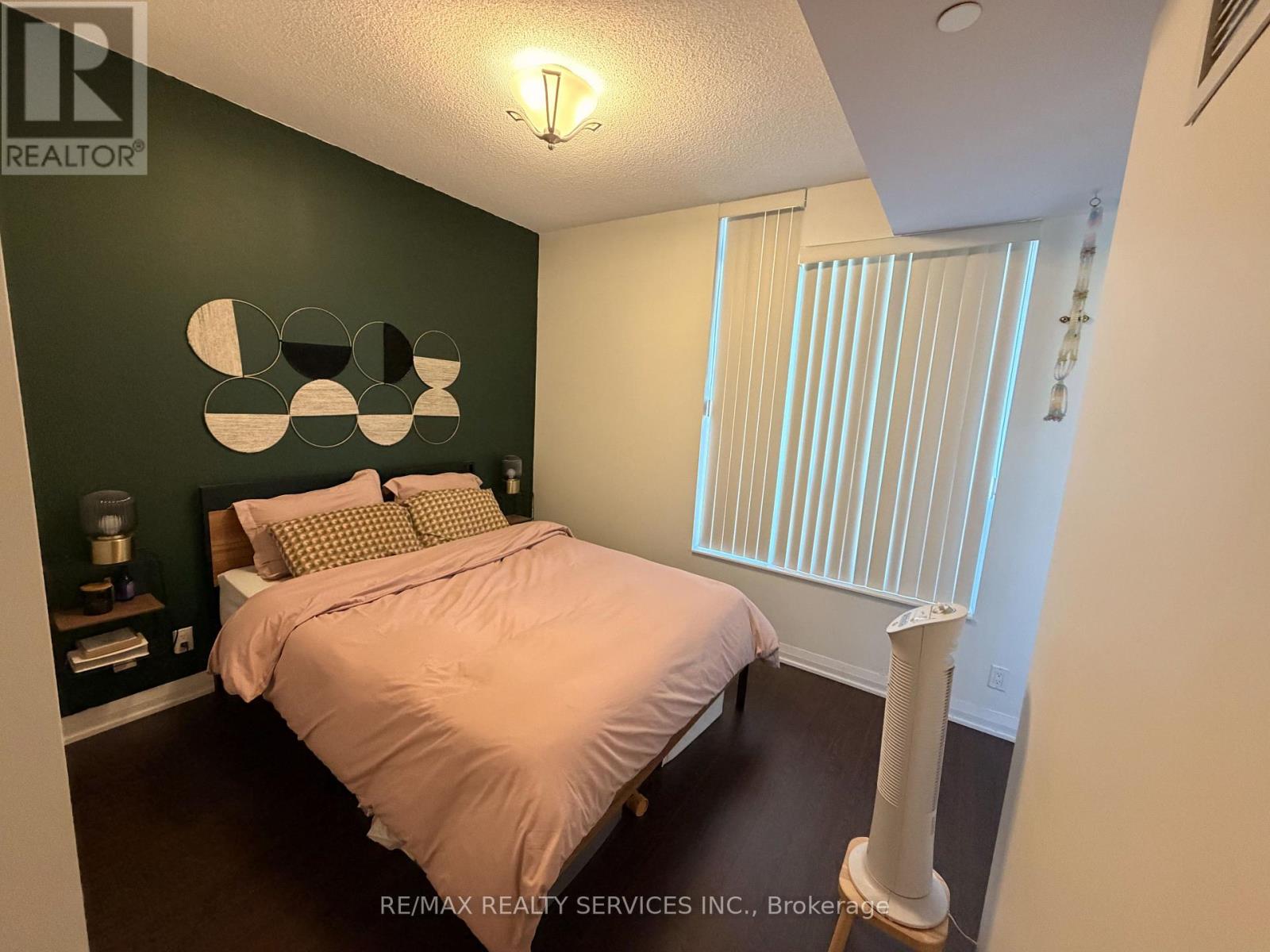 211 - 1 Valhalla Inn Road, Toronto, Ontario  M9B 1S9 - Photo 13 - W13005414