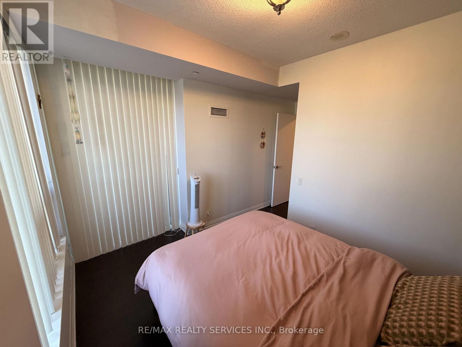 211 - 1 Valhalla Inn Road, Toronto, Ontario  M9B 1S9 - Photo 14 - W13005414