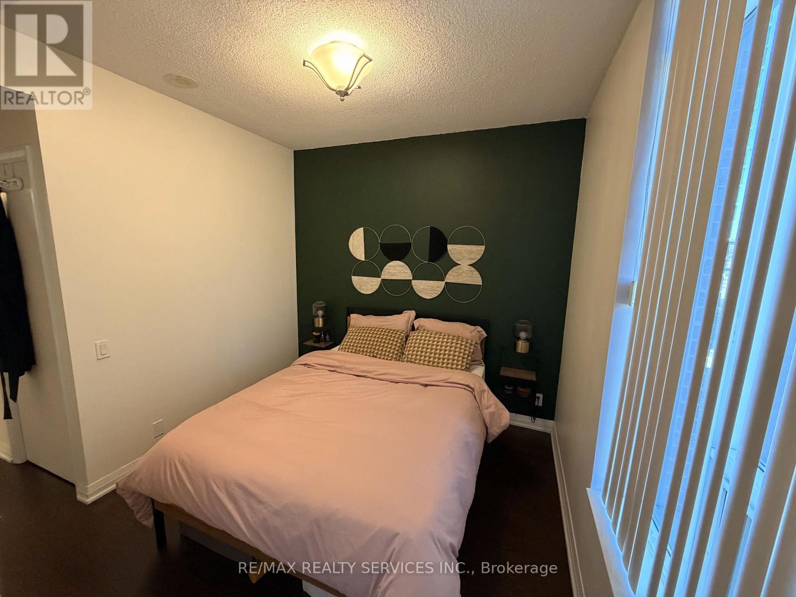 211 - 1 Valhalla Inn Road, Toronto, Ontario  M9B 1S9 - Photo 15 - W13005414