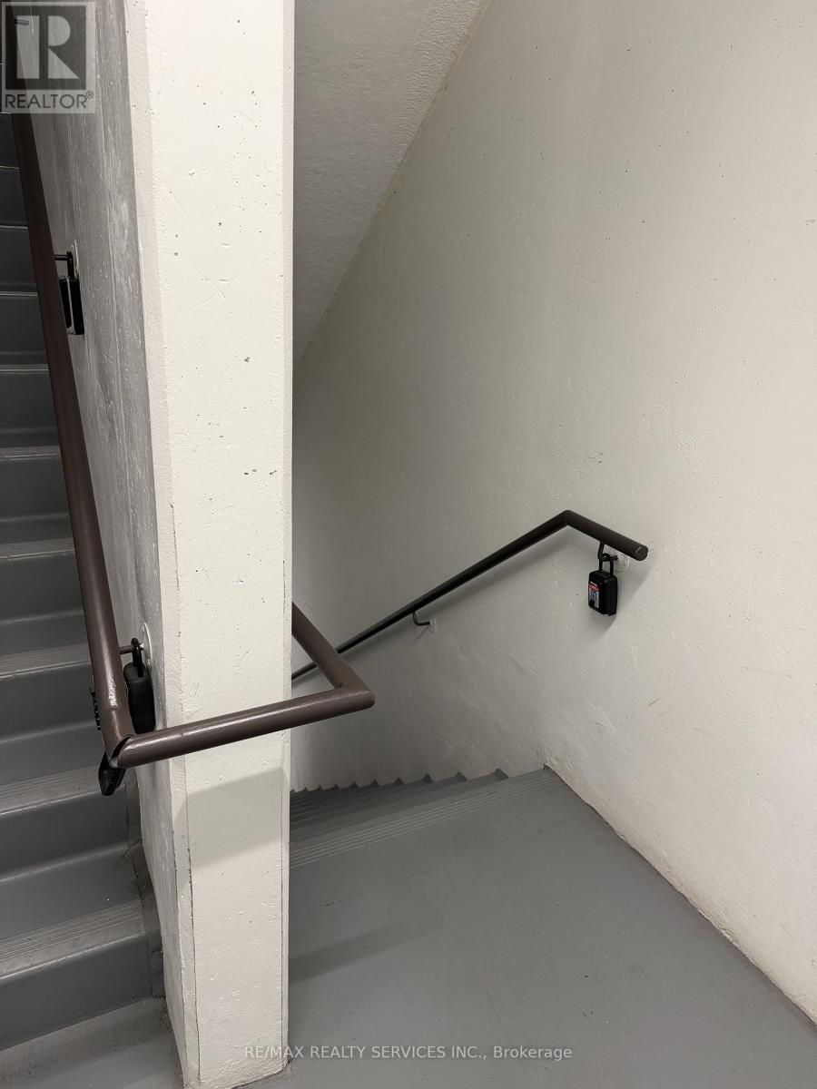 211 - 1 Valhalla Inn Road, Toronto, Ontario  M9B 1S9 - Photo 23 - W13005414