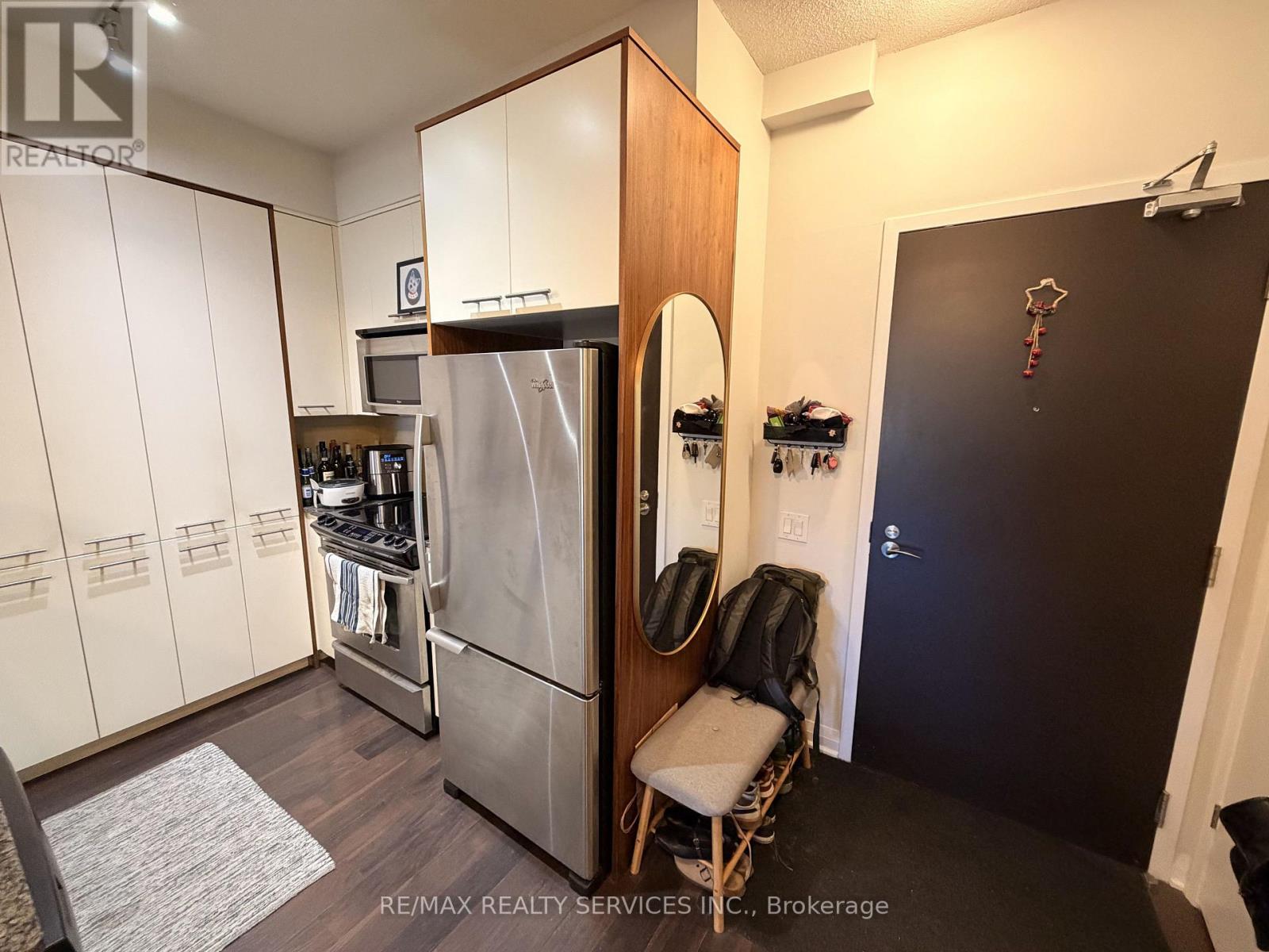 211 - 1 Valhalla Inn Road, Toronto, Ontario  M9B 1S9 - Photo 5 - W13005414