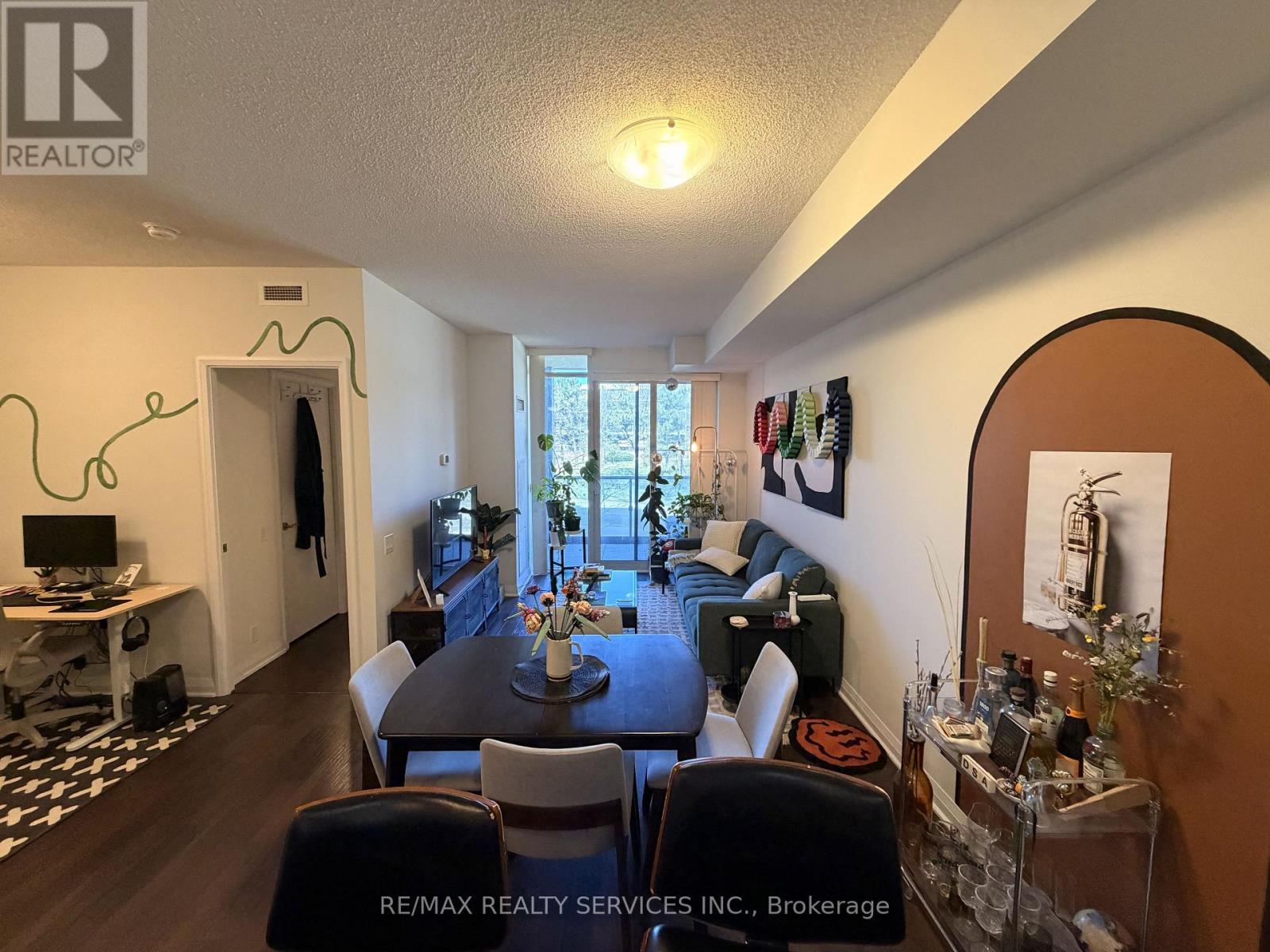 211 - 1 Valhalla Inn Road, Toronto, Ontario  M9B 1S9 - Photo 7 - W13005414