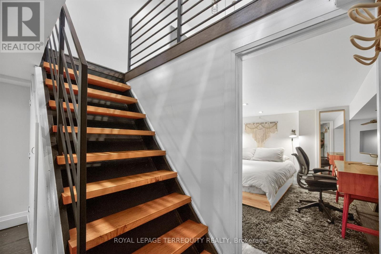 75 Priscilla Avenue, Toronto, Ontario  M6S 3W4 - Photo 29 - W13005420