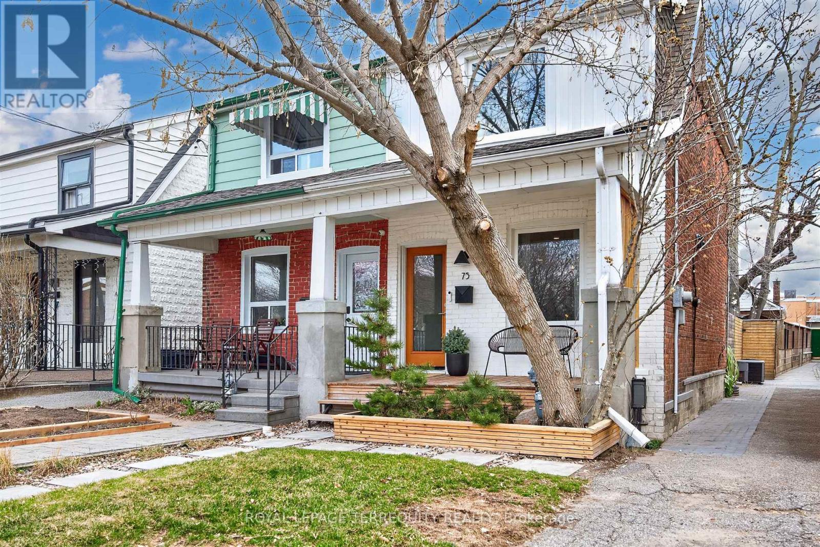 75 Priscilla Avenue, Toronto, Ontario  M6S 3W4 - Photo 4 - W13005420