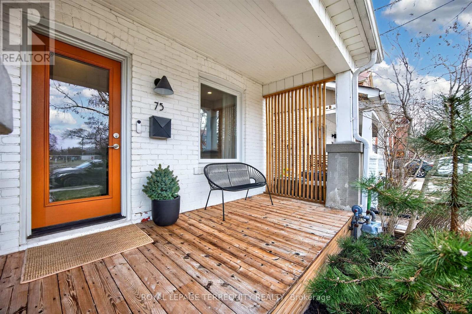 75 Priscilla Avenue, Toronto, Ontario  M6S 3W4 - Photo 5 - W13005420