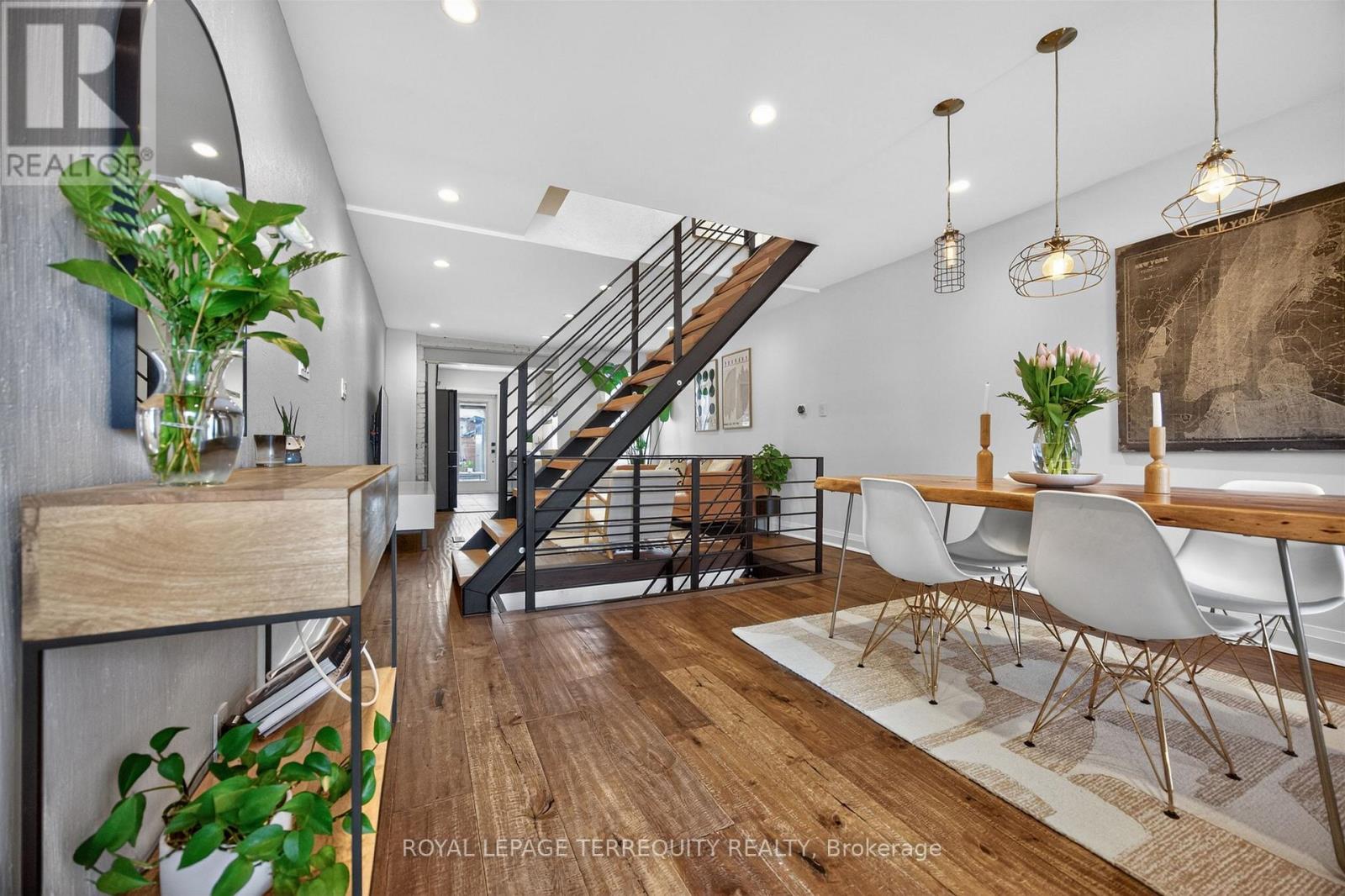 75 Priscilla Avenue, Toronto, Ontario  M6S 3W4 - Photo 6 - W13005420