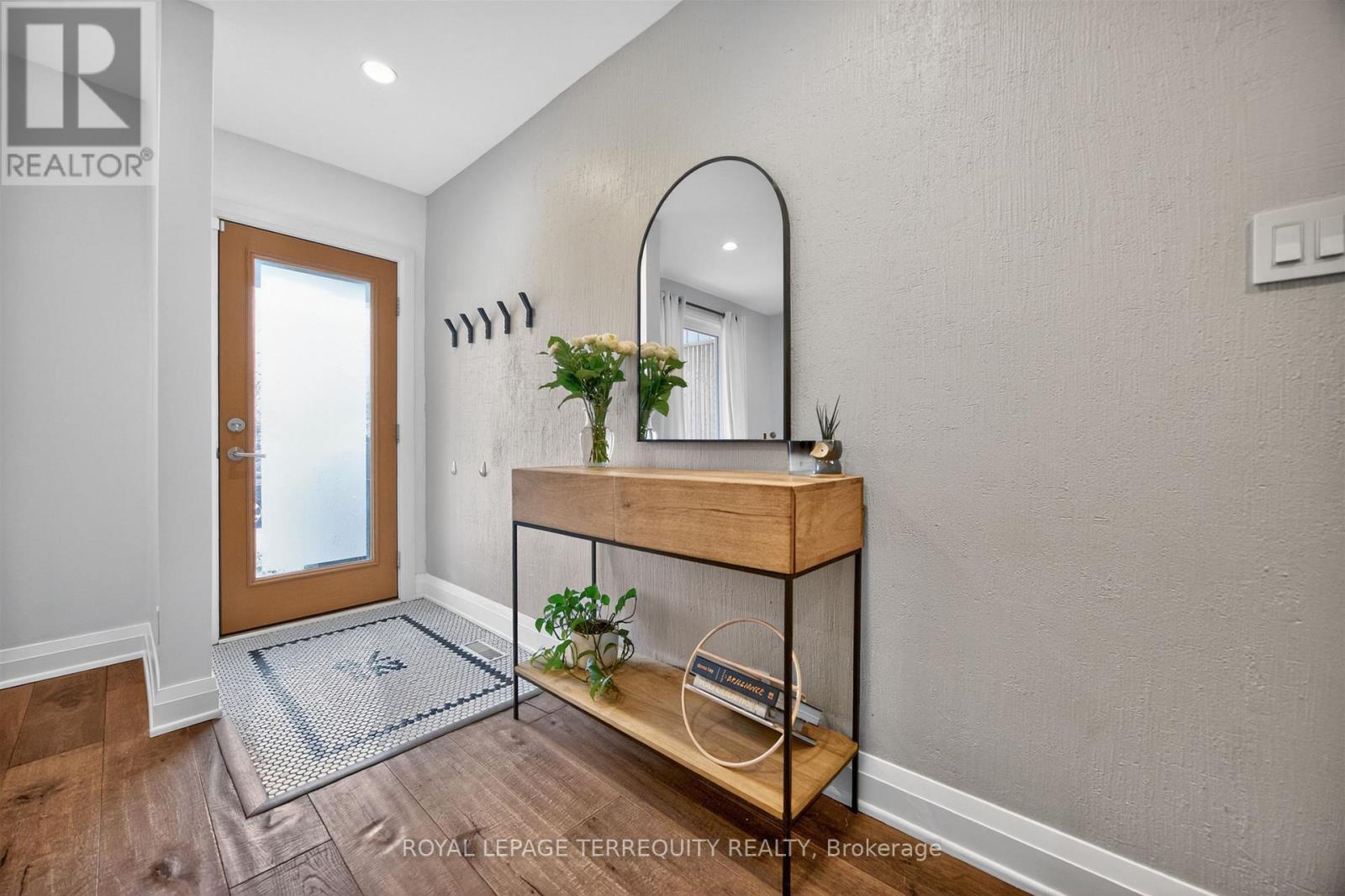 75 Priscilla Avenue, Toronto, Ontario  M6S 3W4 - Photo 7 - W13005420