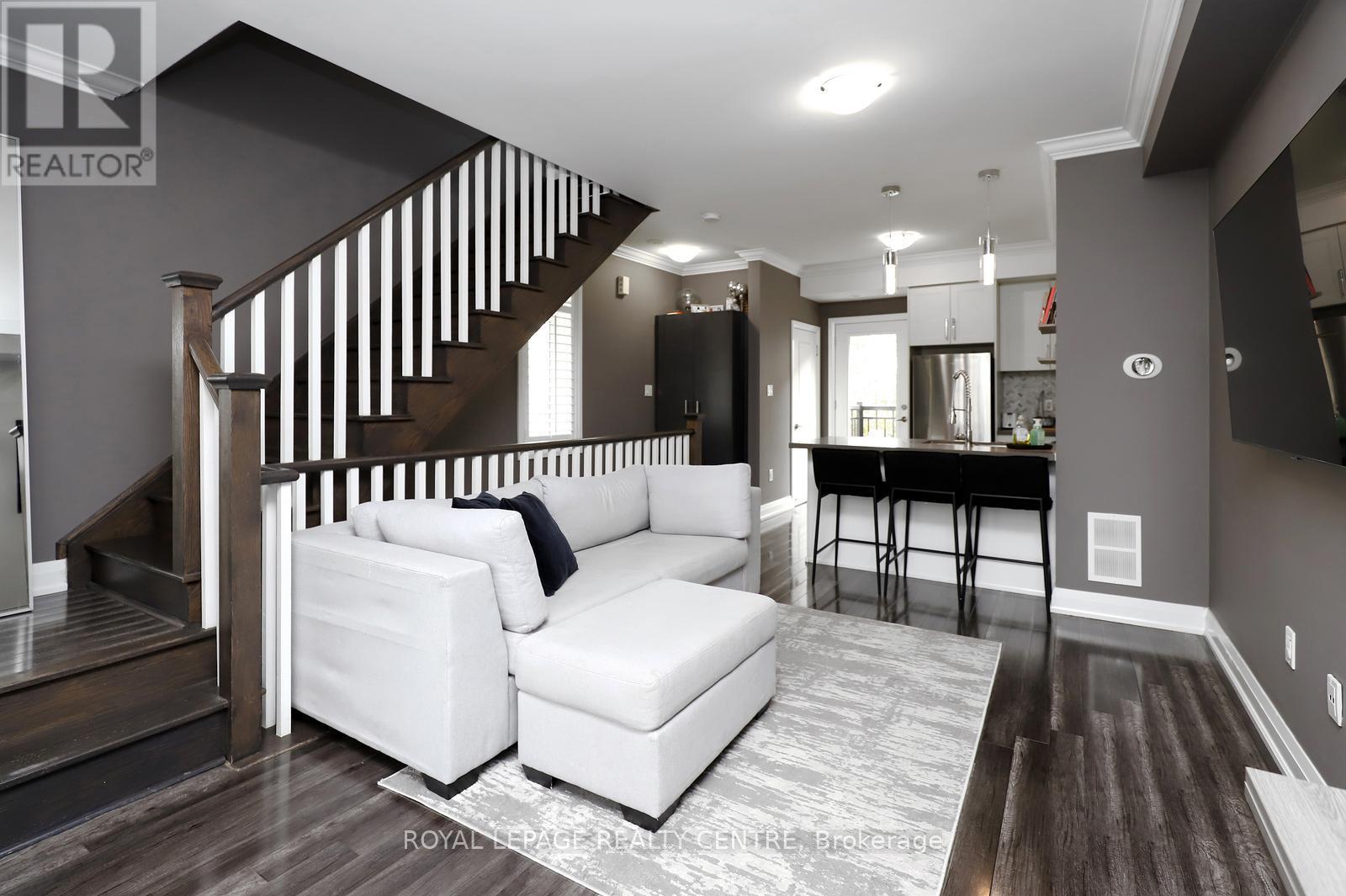 10 - 3077 CAWTHRA ROAD, Mississauga, Ontario