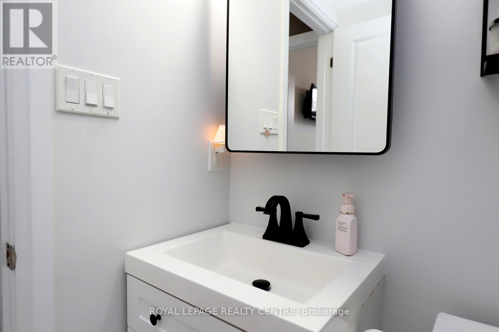 10 - 3077 Cawthra Road, Mississauga, Ontario  L5A 2X4 - Photo 33 - W13005430