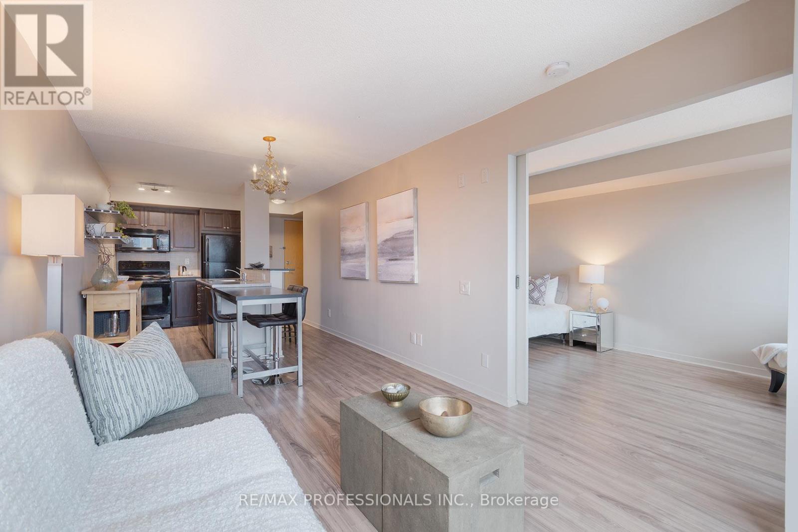 704 - 1040 The Queensway, Toronto, Ontario M8Z 0A7 - Photo 13 - W13005450
