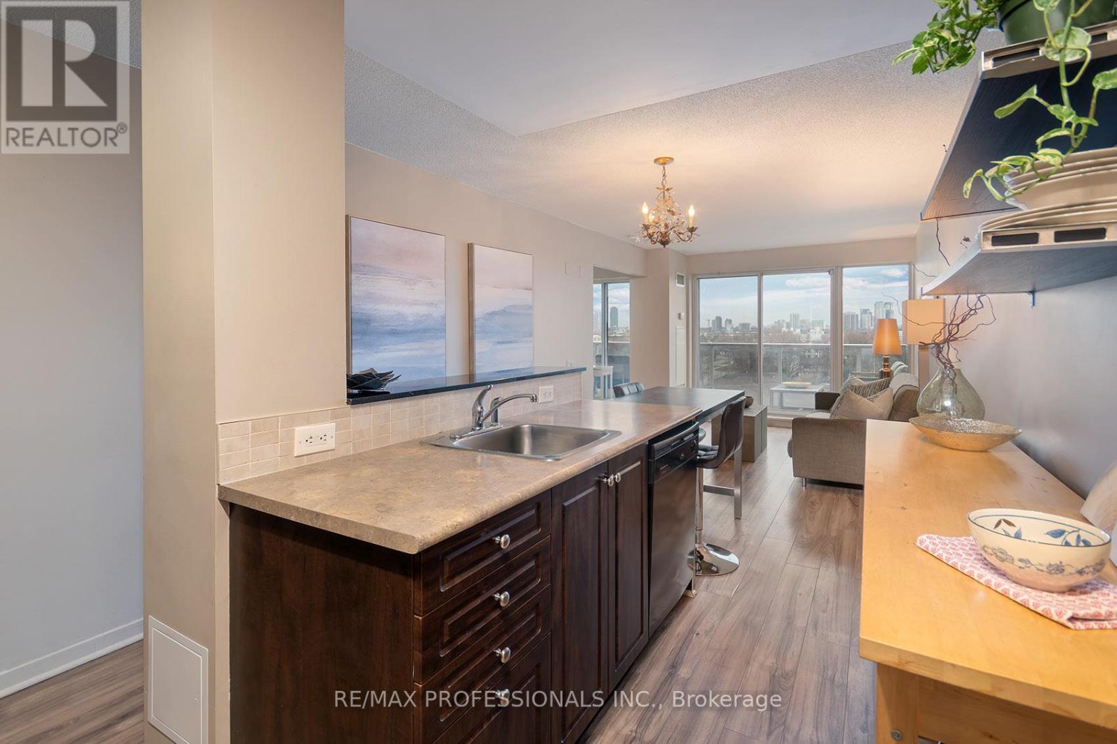 704 - 1040 The Queensway, Toronto, Ontario M8Z 0A7 - Photo 15 - W13005450