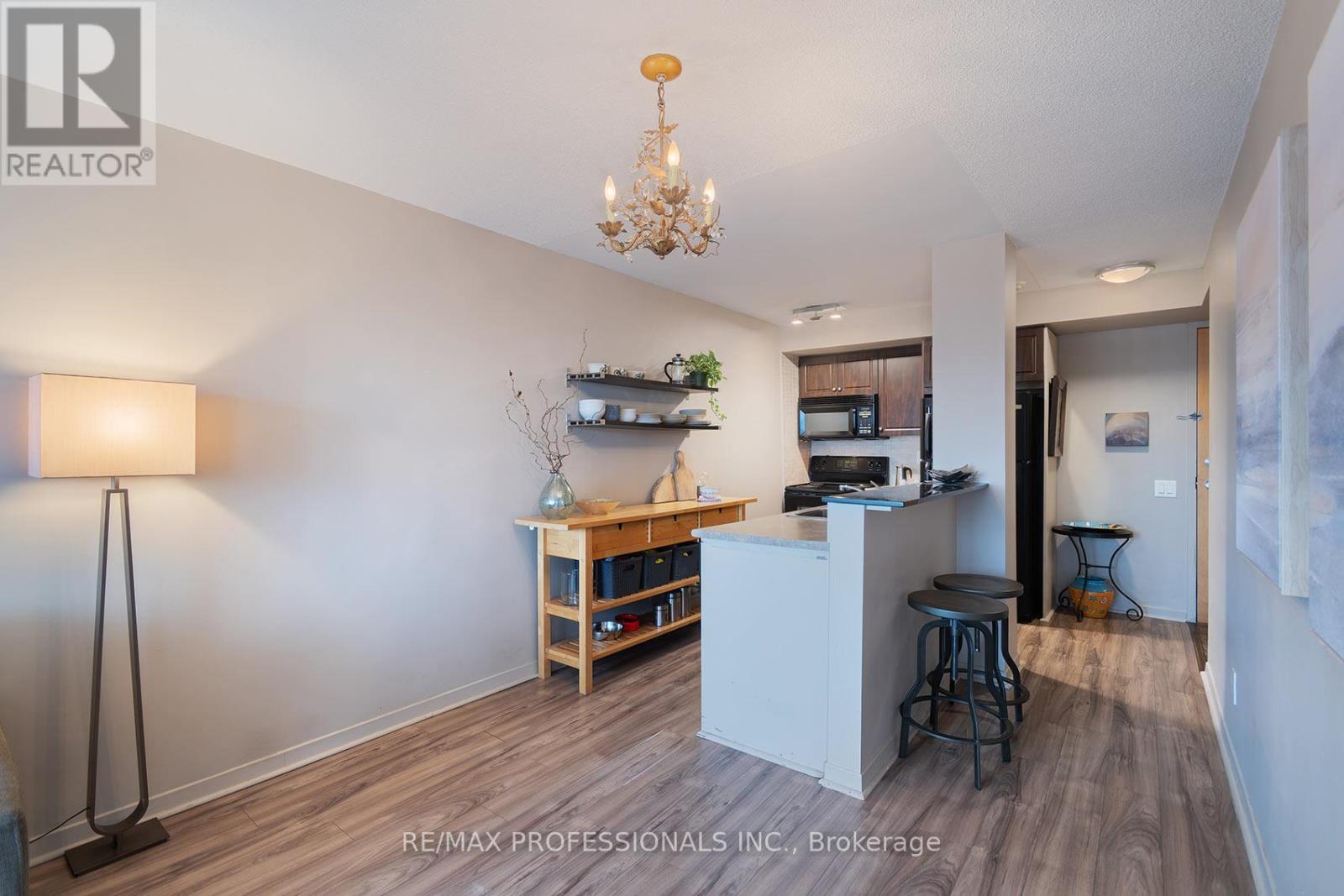 704 - 1040 The Queensway, Toronto, Ontario M8Z 0A7 - Photo 17 - W13005450