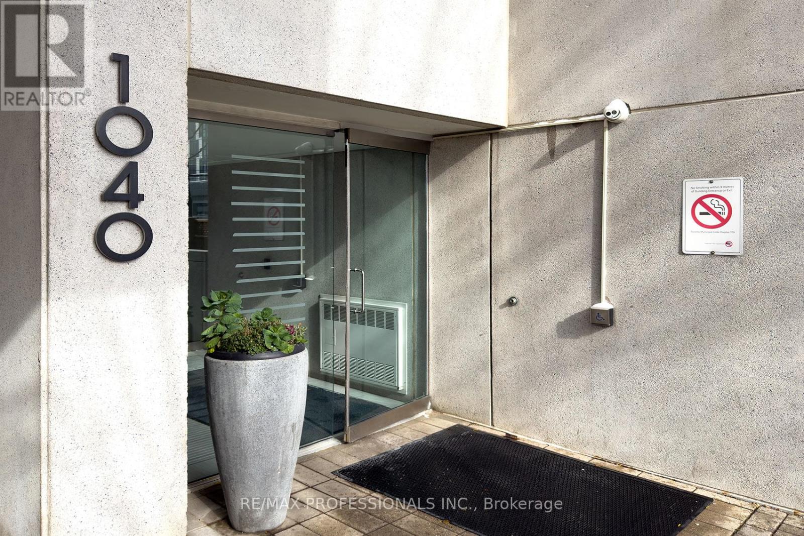 704 - 1040 The Queensway, Toronto, Ontario M8Z 0A7 - Photo 2 - W13005450