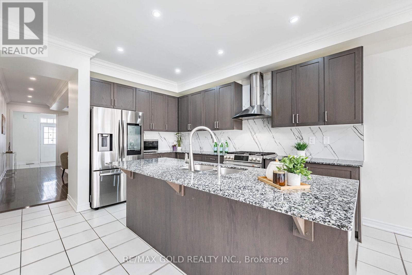 6 Agosto Street, Brampton, Ontario  L7A 5B1 - Photo 11 - W13005466