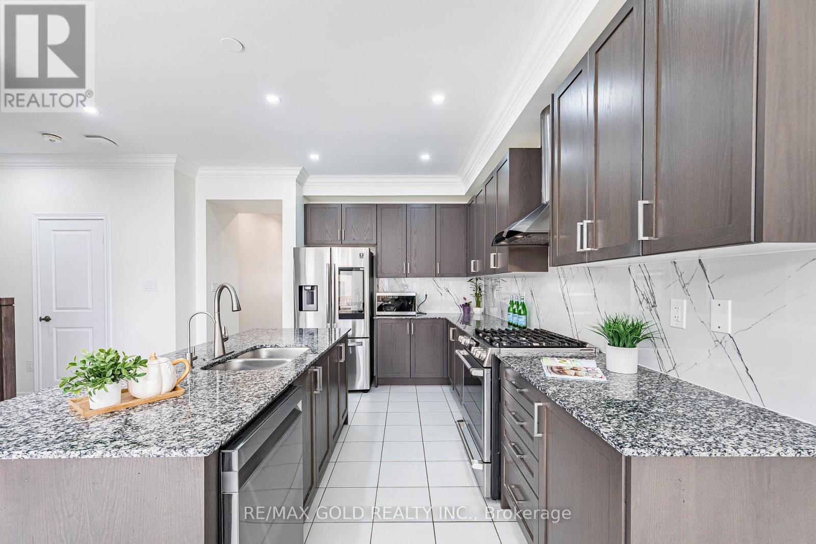 6 Agosto Street, Brampton, Ontario  L7A 5B1 - Photo 13 - W13005466