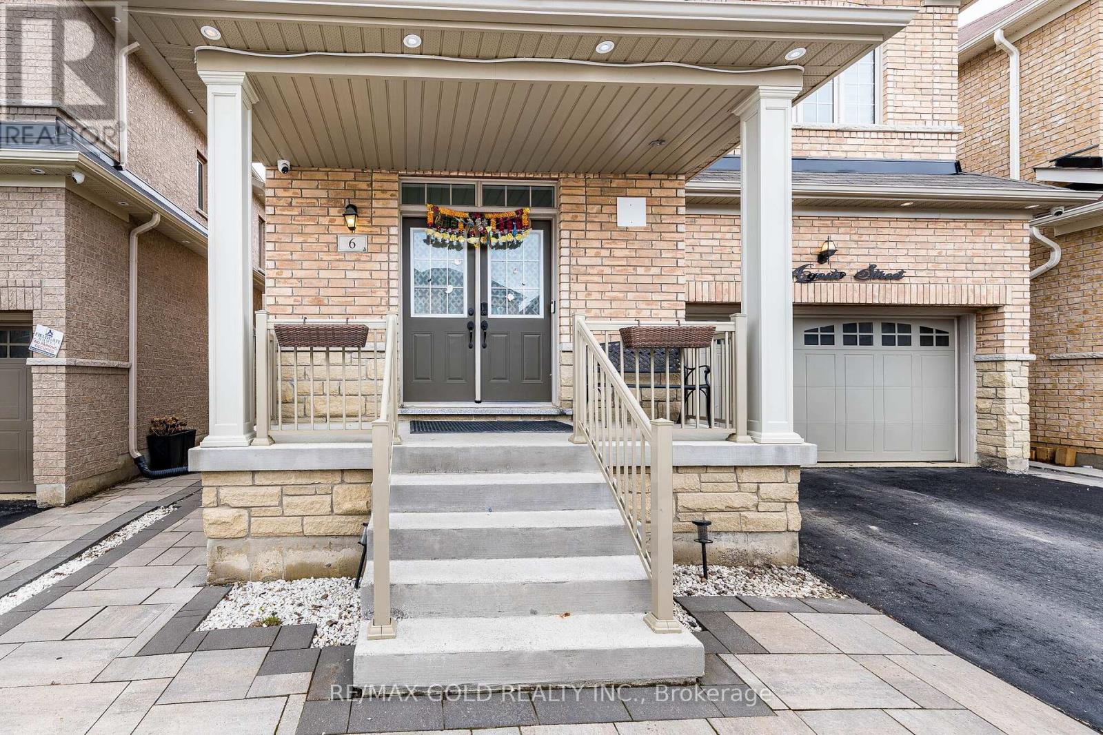 6 Agosto Street, Brampton, Ontario  L7A 5B1 - Photo 2 - W13005466