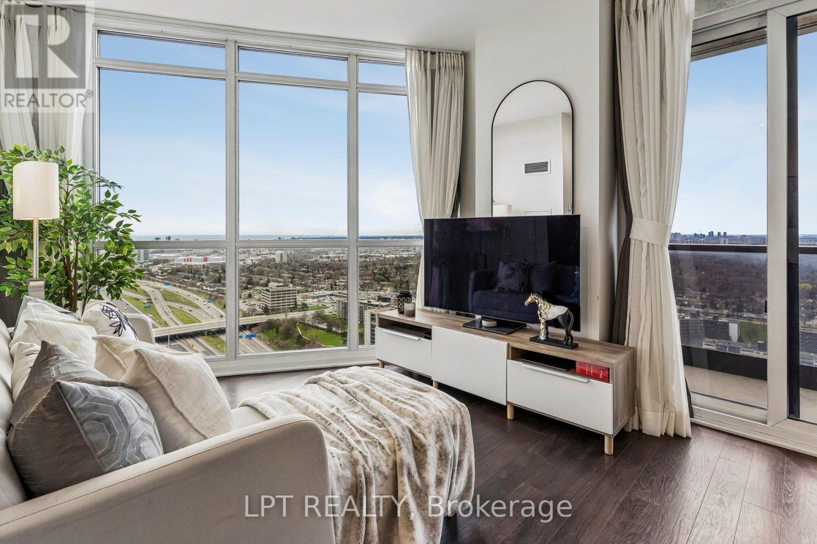 3105 - 5 Valhalla Inn Road, Toronto, Ontario  M9B 0B1 - Photo 4 - W13005482