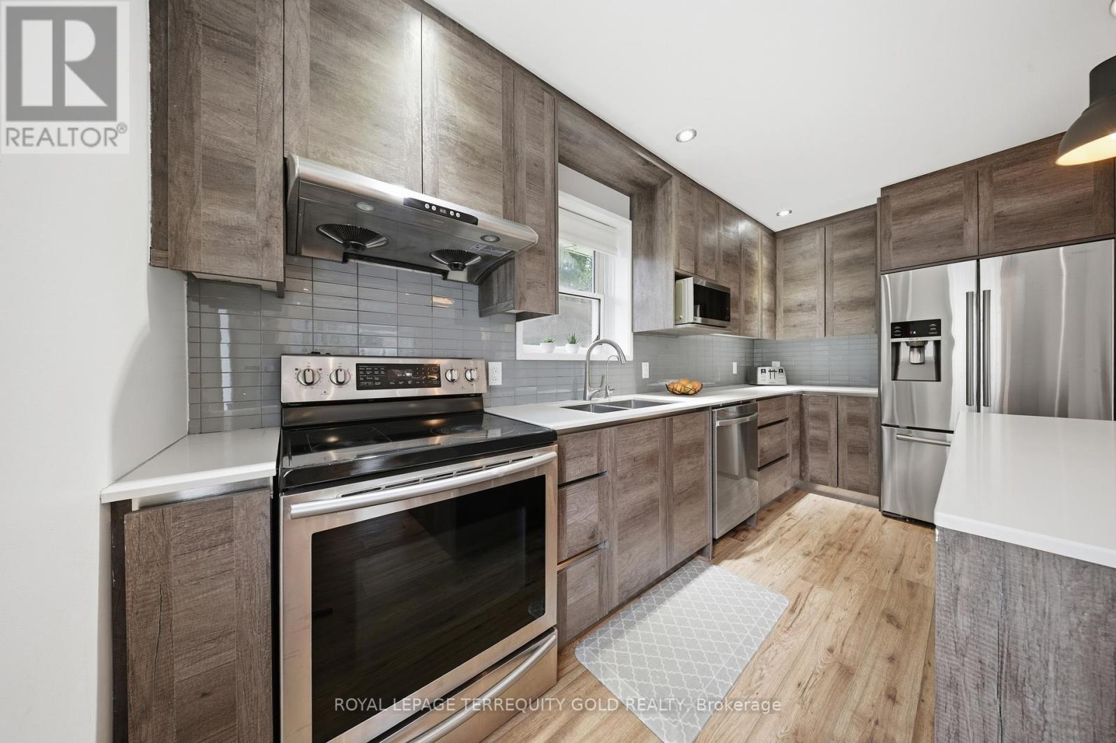 1124 Kent Avenue, Oakville, Ontario  L6H 1Z8 - Photo 13 - W13005584