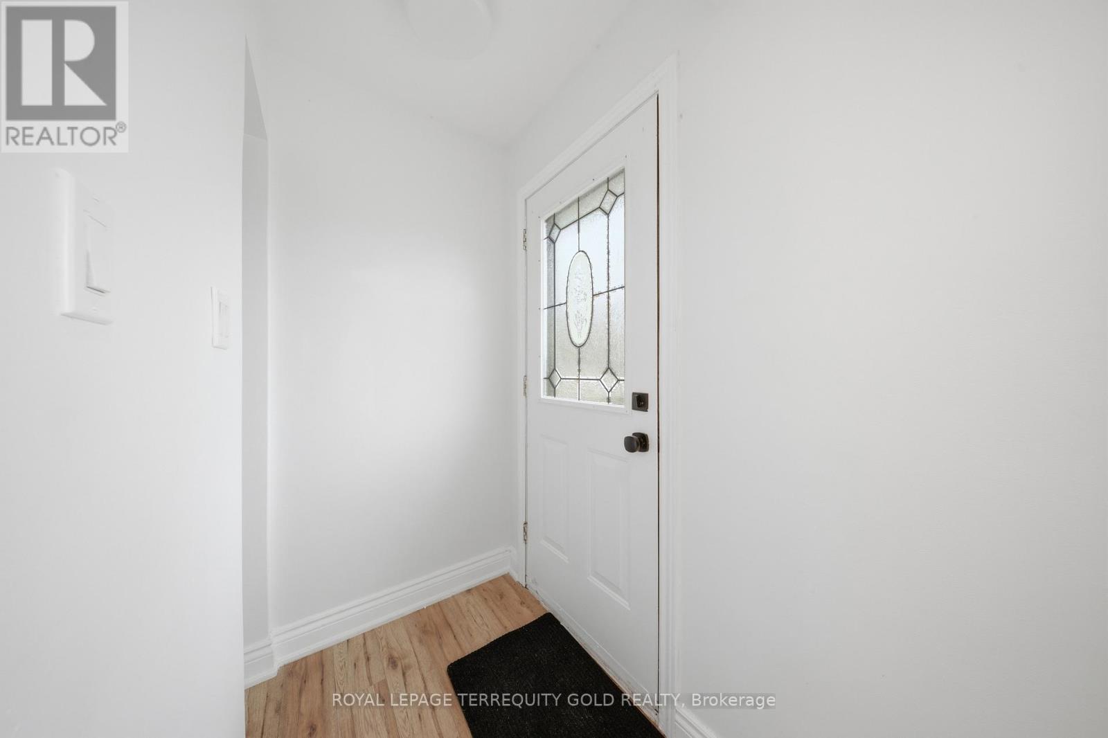 1124 Kent Avenue, Oakville, Ontario  L6H 1Z8 - Photo 6 - W13005584