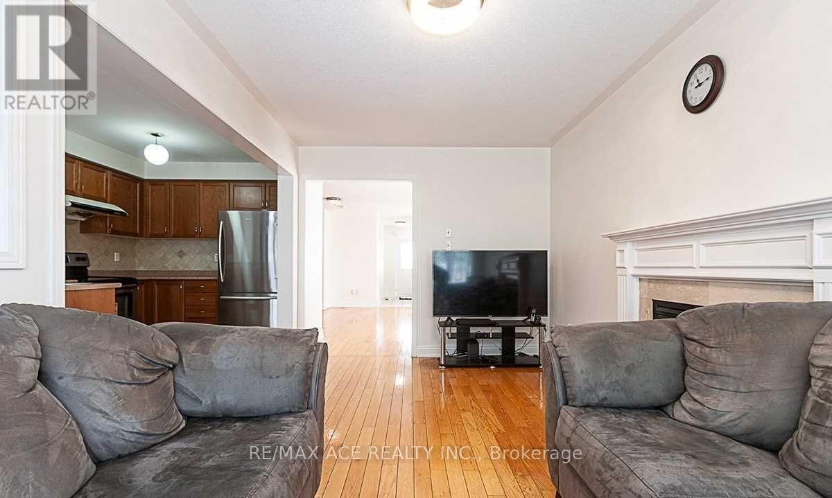 36 Mauve Drive, Brampton, Ontario  L6P 2M8 - Photo 10 - W13005598