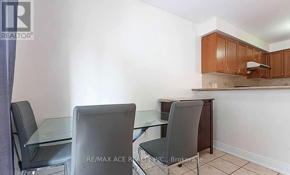 36 Mauve Drive, Brampton, Ontario  L6P 2M8 - Photo 12 - W13005598