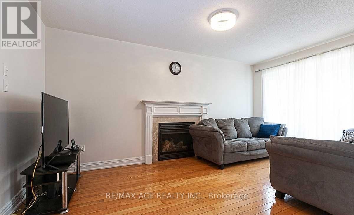 36 Mauve Drive, Brampton, Ontario  L6P 2M8 - Photo 9 - W13005598