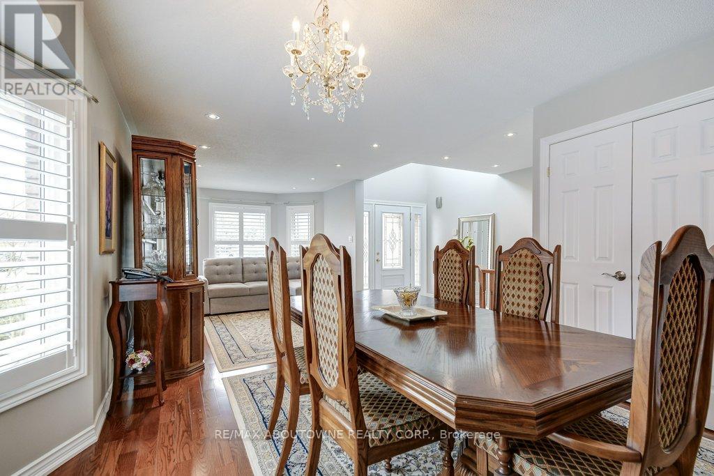 1248 Heritage Way, Oakville, Ontario  L6M 2T6 - Photo 11 - W13005628