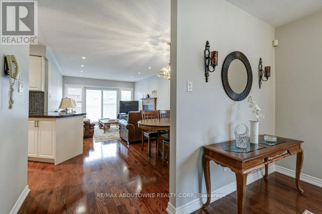 1248 Heritage Way, Oakville, Ontario  L6M 2T6 - Photo 12 - W13005628