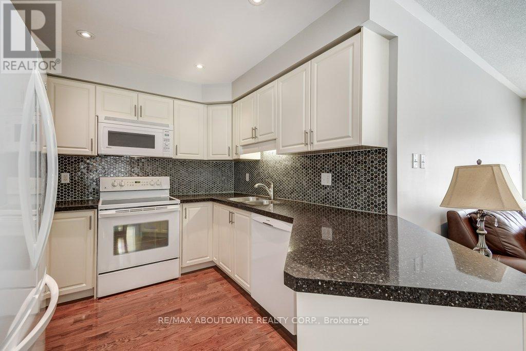 1248 Heritage Way, Oakville, Ontario  L6M 2T6 - Photo 14 - W13005628