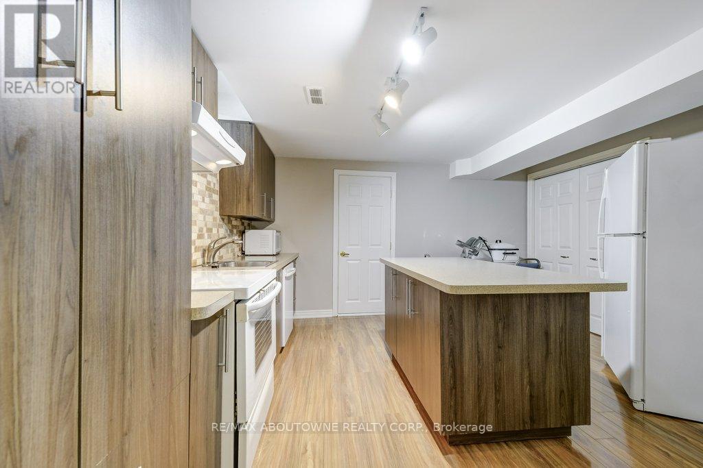 1248 Heritage Way, Oakville, Ontario  L6M 2T6 - Photo 37 - W13005628