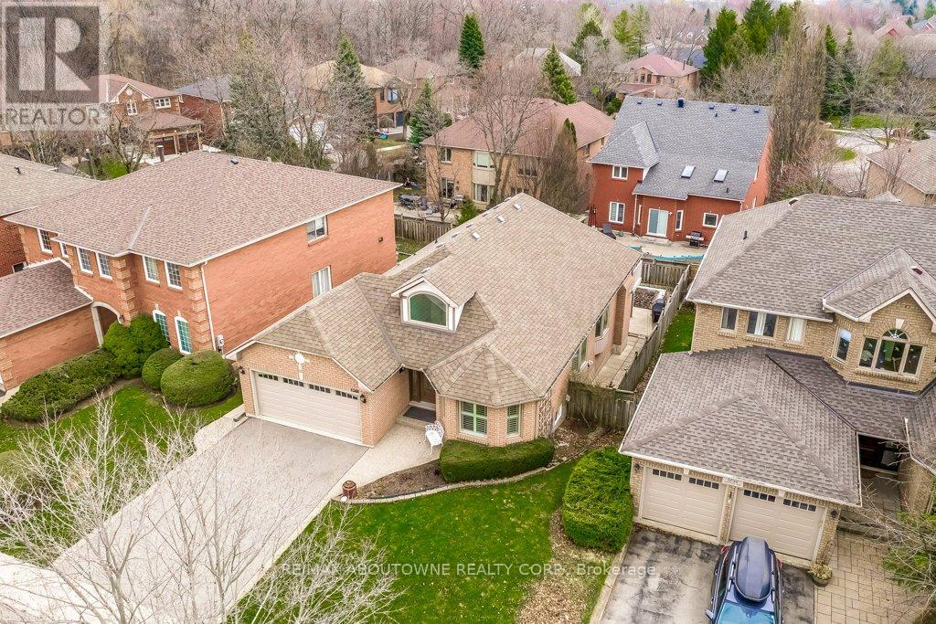 1248 Heritage Way, Oakville, Ontario  L6M 2T6 - Photo 4 - W13005628