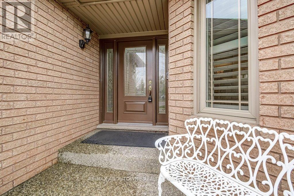 1248 Heritage Way, Oakville, Ontario  L6M 2T6 - Photo 6 - W13005628