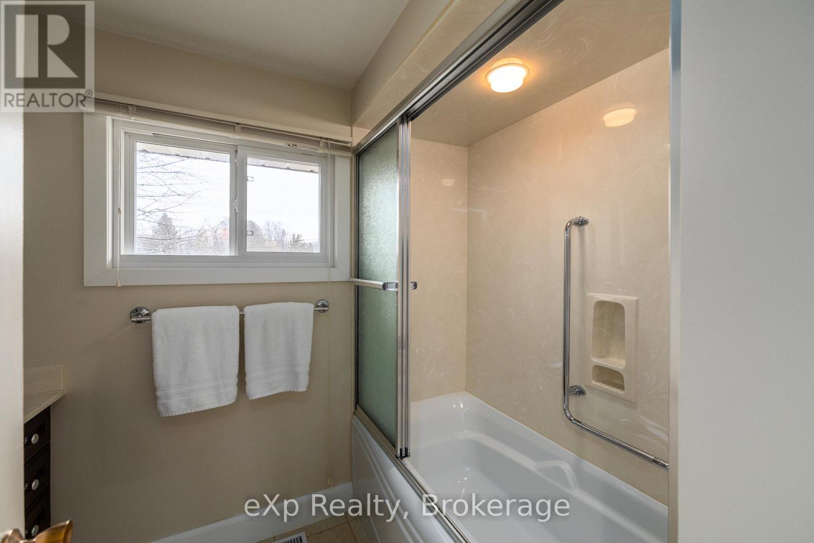 570 7th Street W, Owen Sound, Ontario  N4K 3L6 - Photo 36 - X13005228