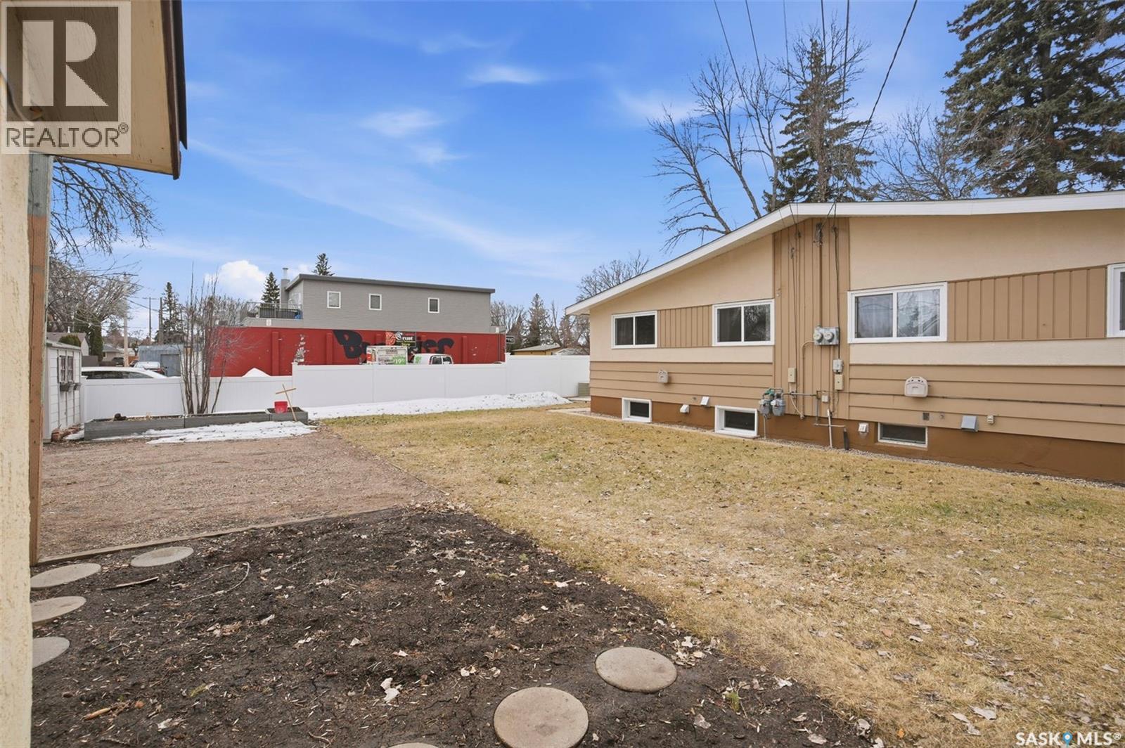 2807 A&b Estey Drive, Saskatoon, Saskatchewan  S7J 2V6 - Photo 44 - SK033049