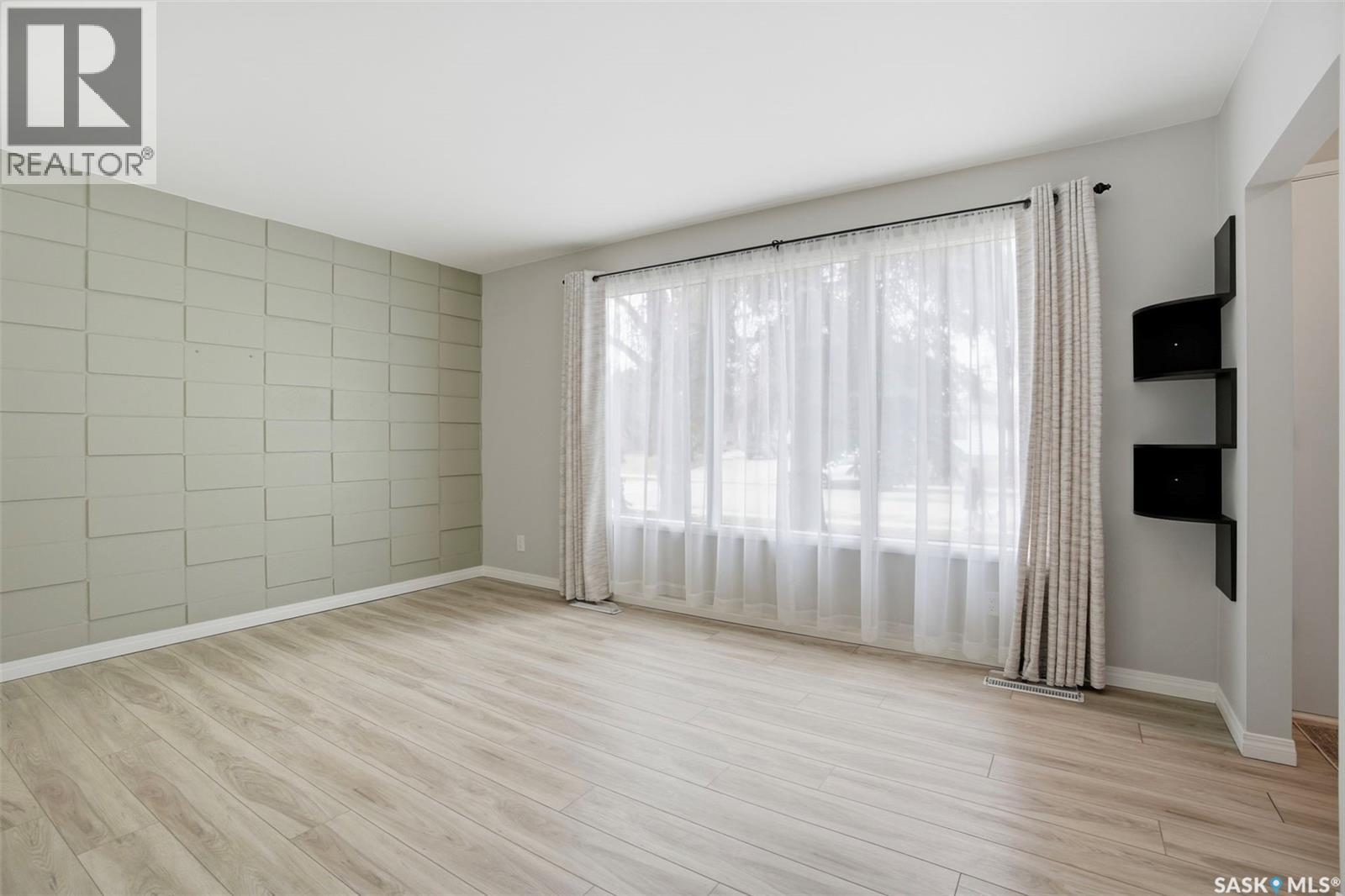 2807 A&b Estey Drive, Saskatoon, Saskatchewan  S7J 2V6 - Photo 5 - SK033049