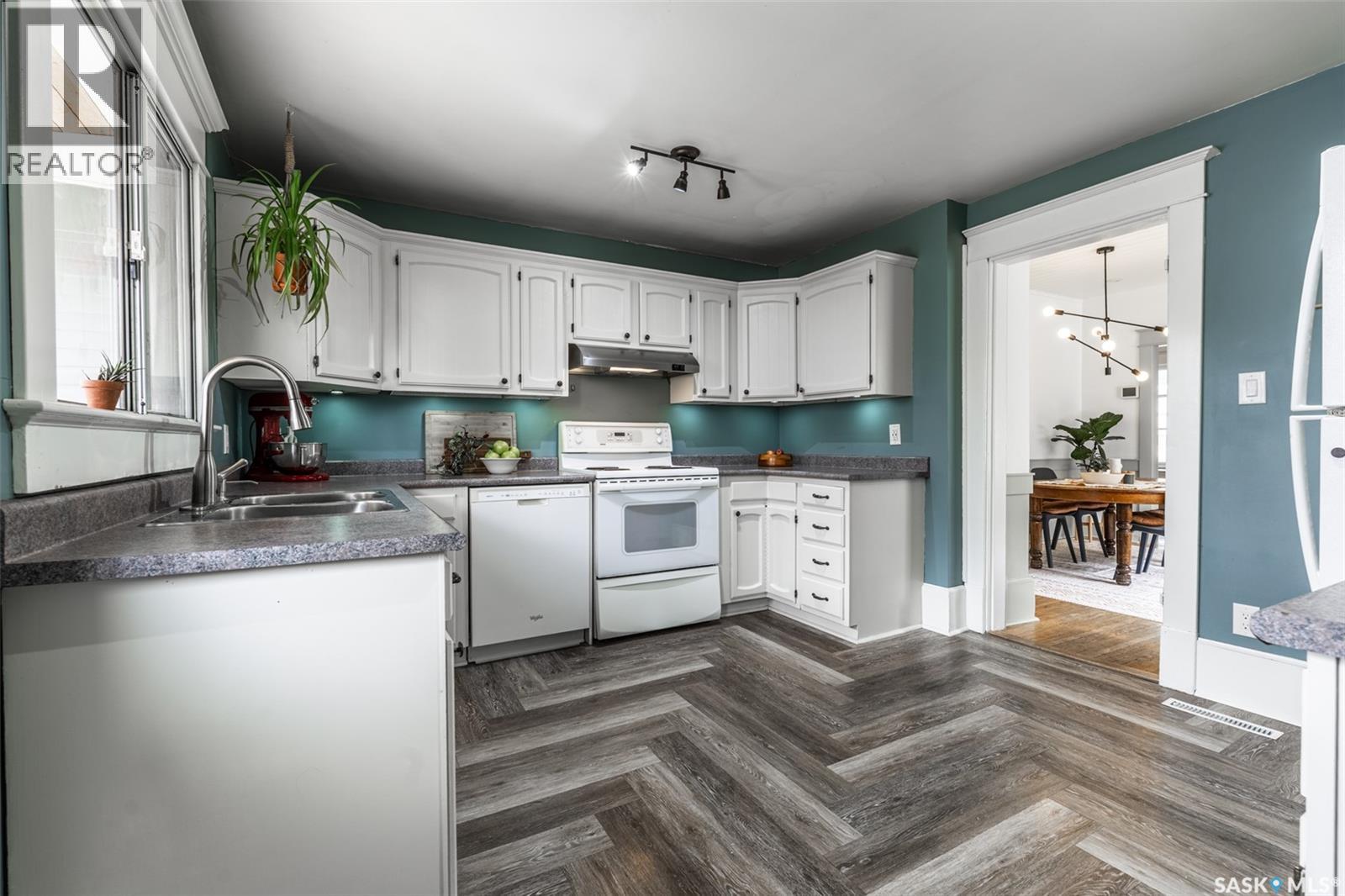 215 27th Street W, Saskatoon, Saskatchewan  S7L 0J4 - Photo 18 - SK032930