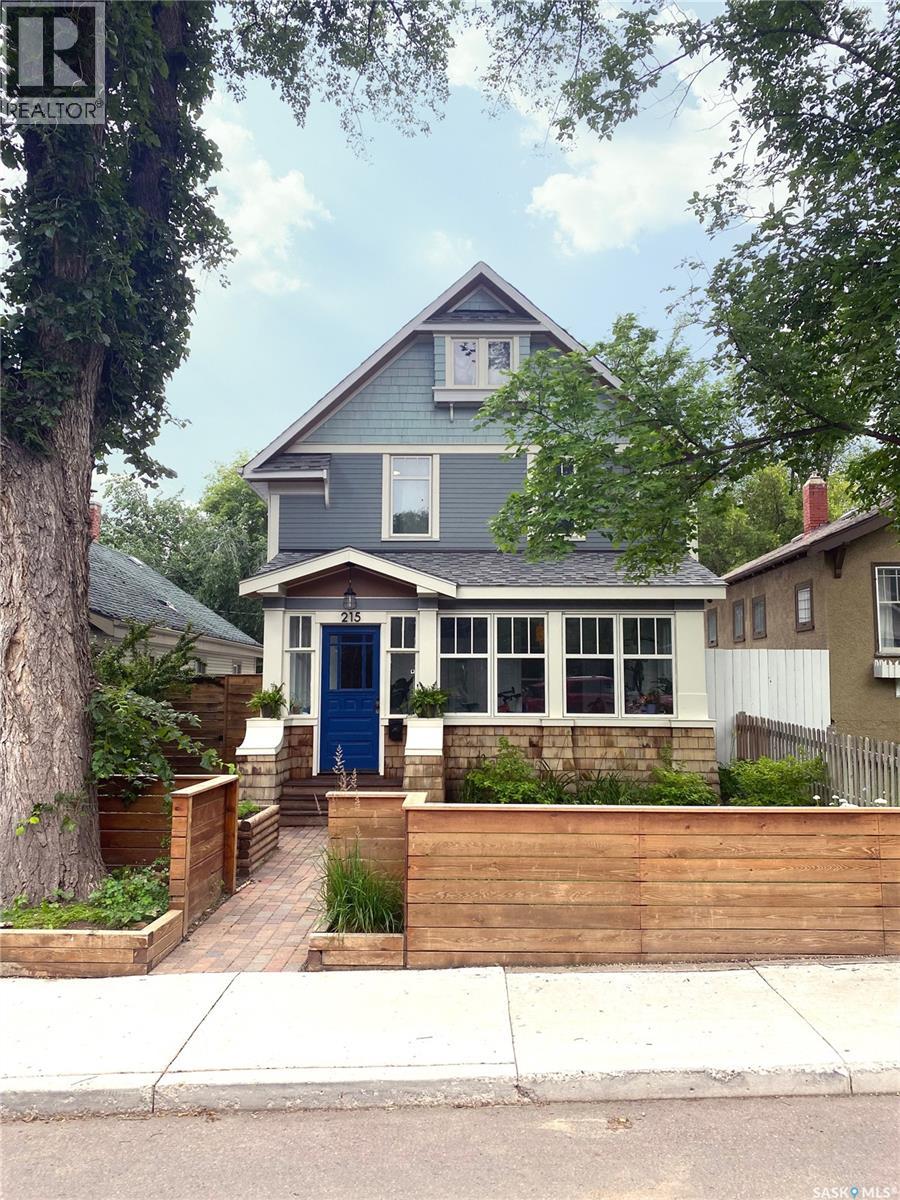 215 27th Street W, Saskatoon, Saskatchewan  S7L 0J4 - Photo 2 - SK032930