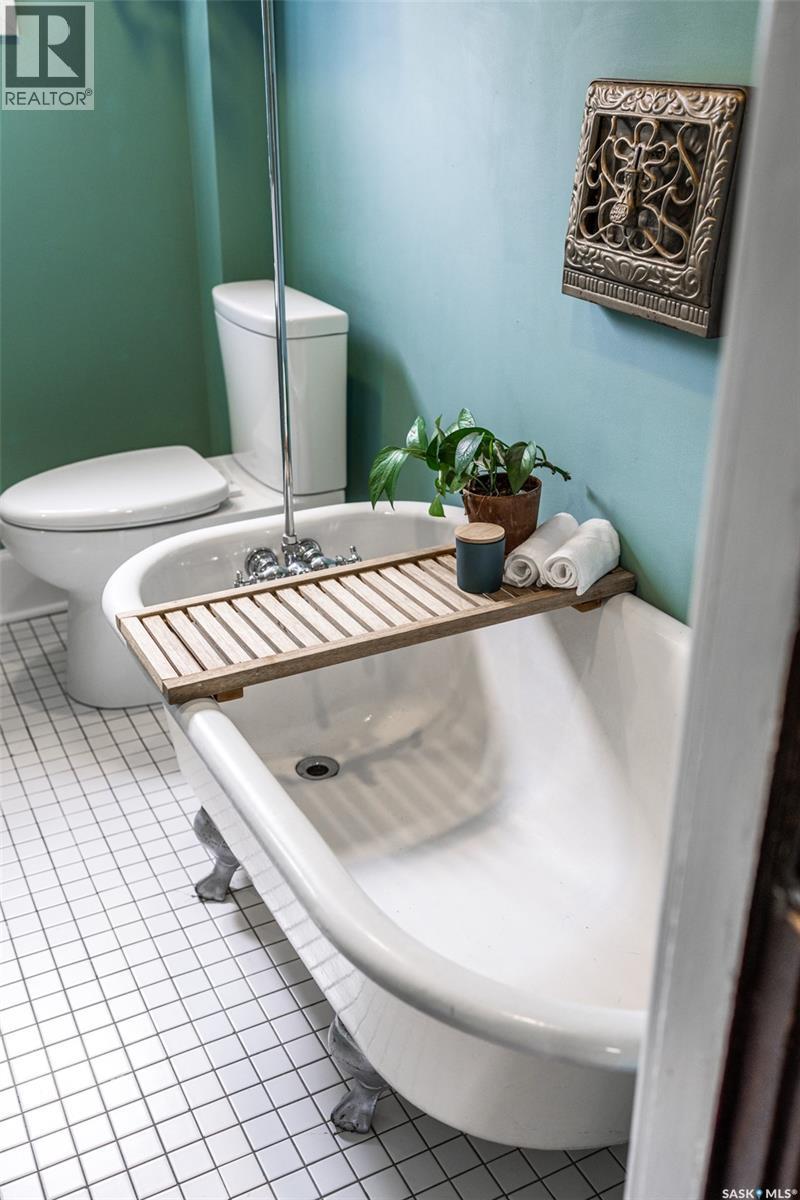 215 27th Street W, Saskatoon, Saskatchewan  S7L 0J4 - Photo 28 - SK032930