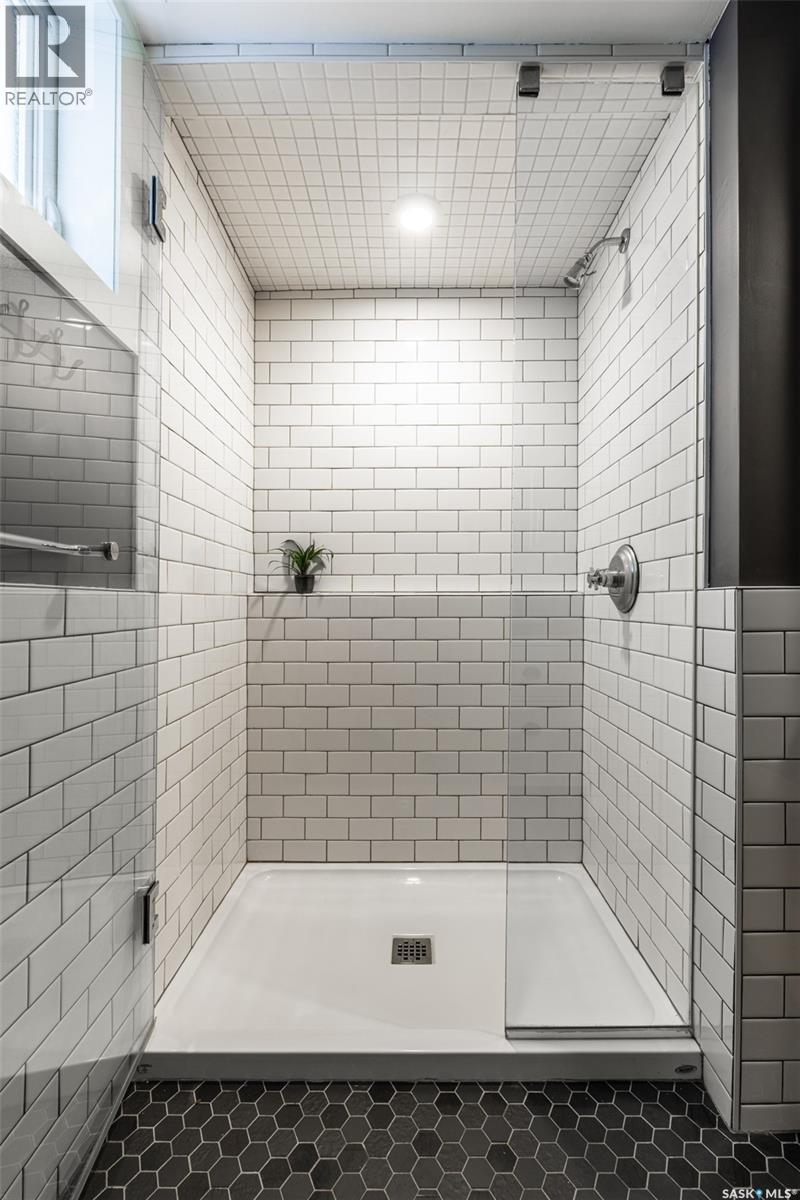 215 27th Street W, Saskatoon, Saskatchewan  S7L 0J4 - Photo 36 - SK032930