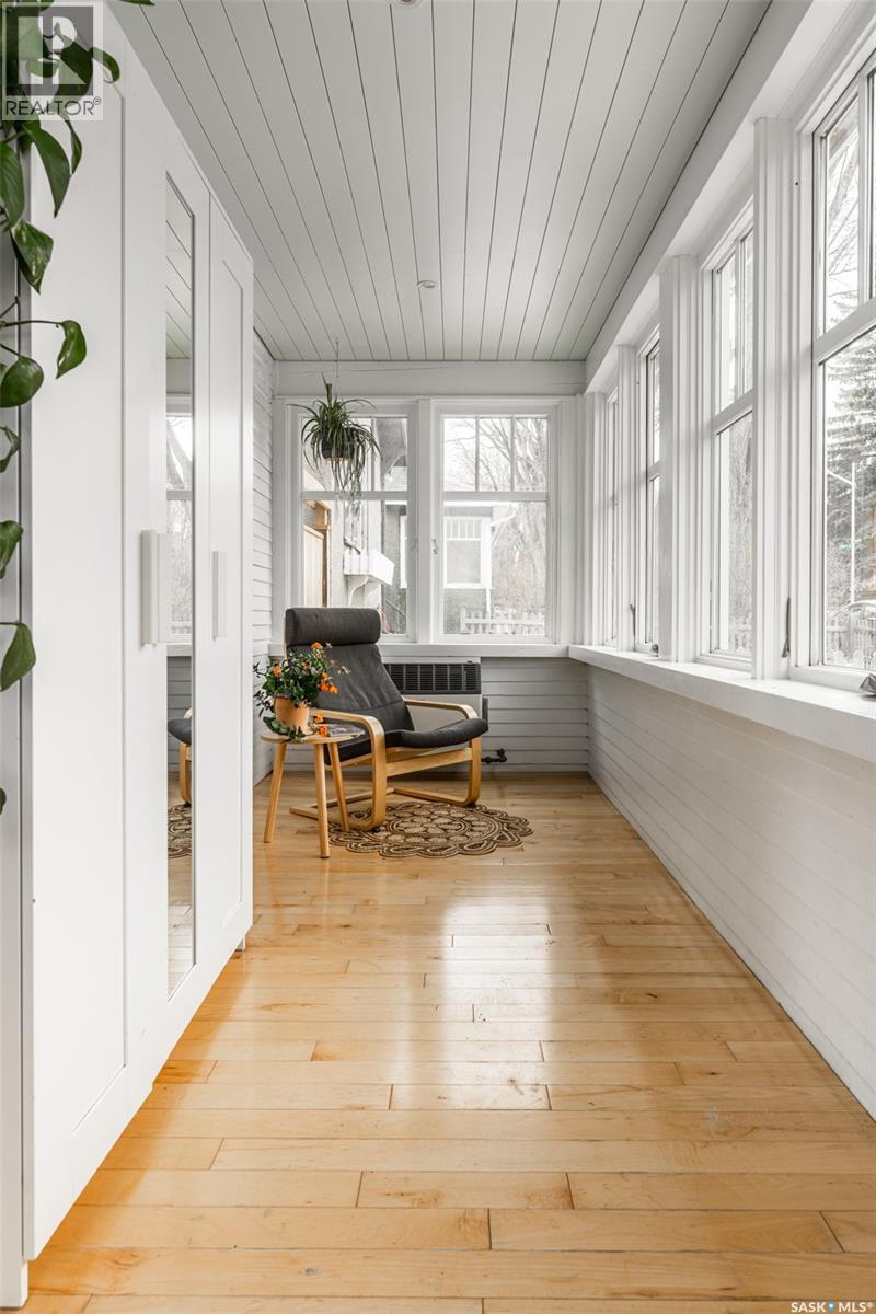 215 27th Street W, Saskatoon, Saskatchewan  S7L 0J4 - Photo 4 - SK032930