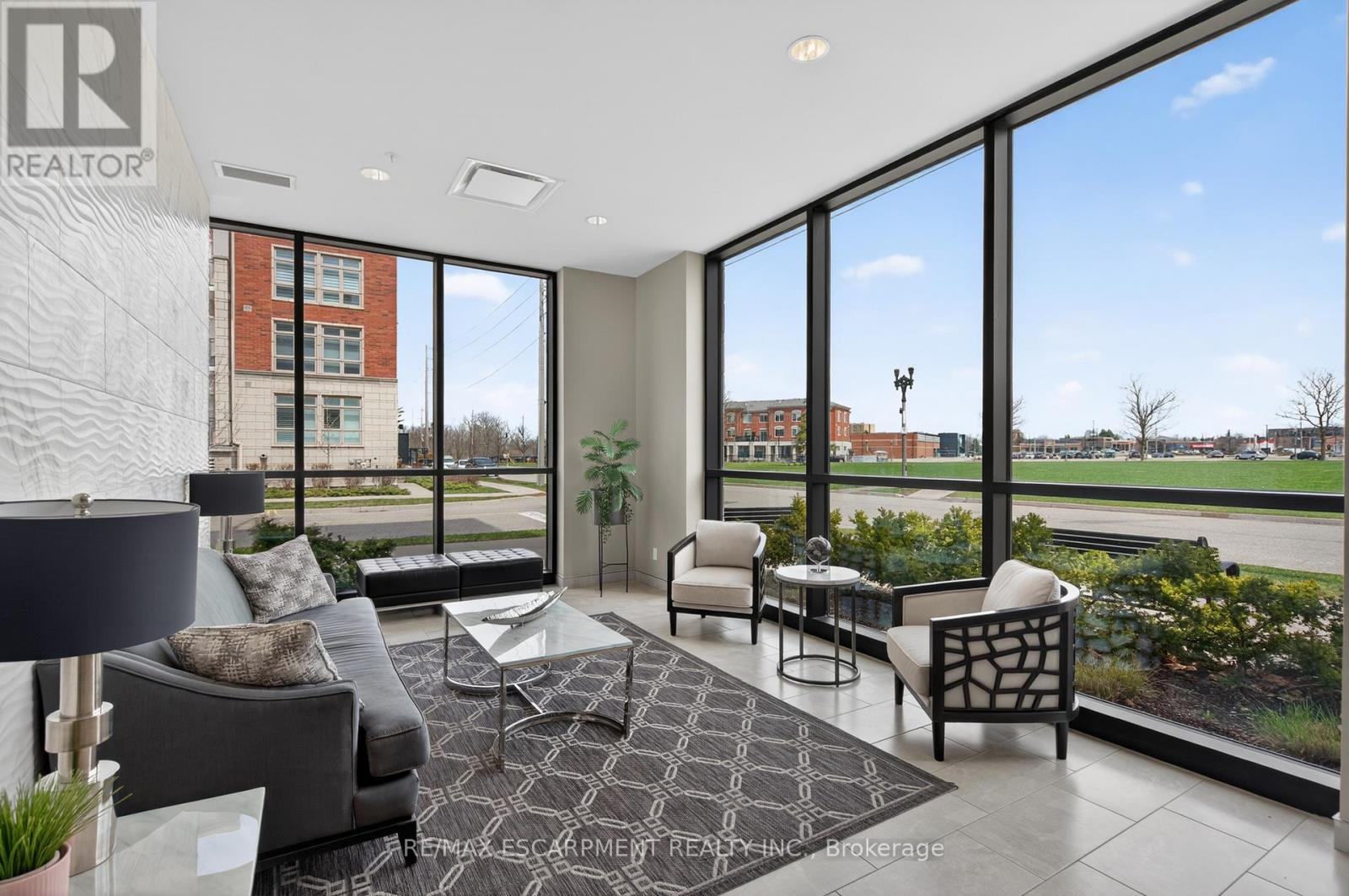 202 - 175 Commonwealth Street, Kitchener, Ontario  N2E 0H4 - Photo 4 - X13005470