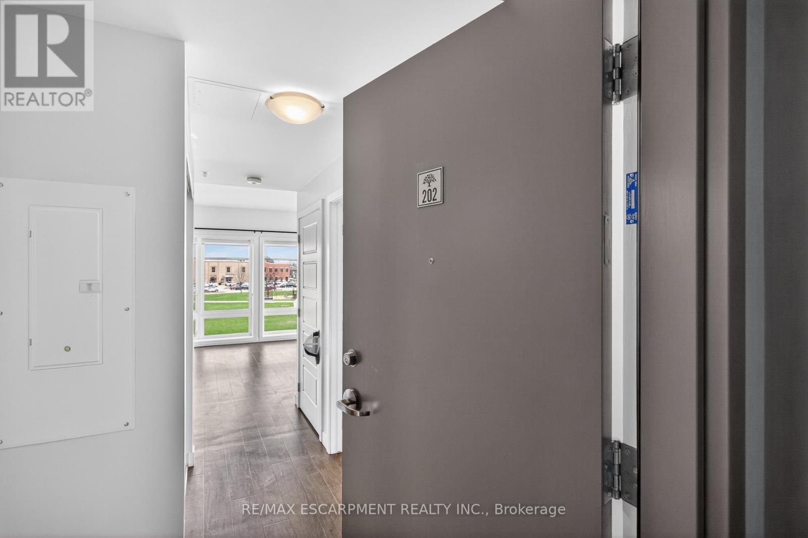 202 - 175 Commonwealth Street, Kitchener, Ontario  N2E 0H4 - Photo 6 - X13005470