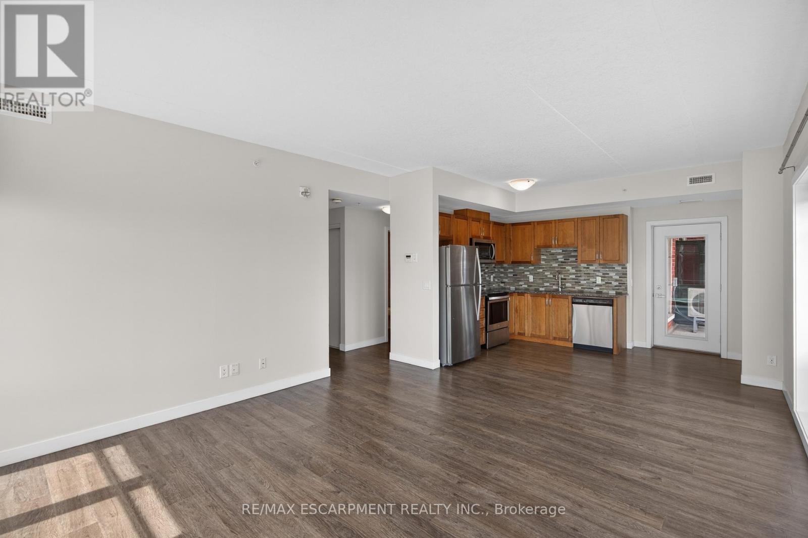 202 - 175 Commonwealth Street, Kitchener, Ontario  N2E 0H4 - Photo 8 - X13005470