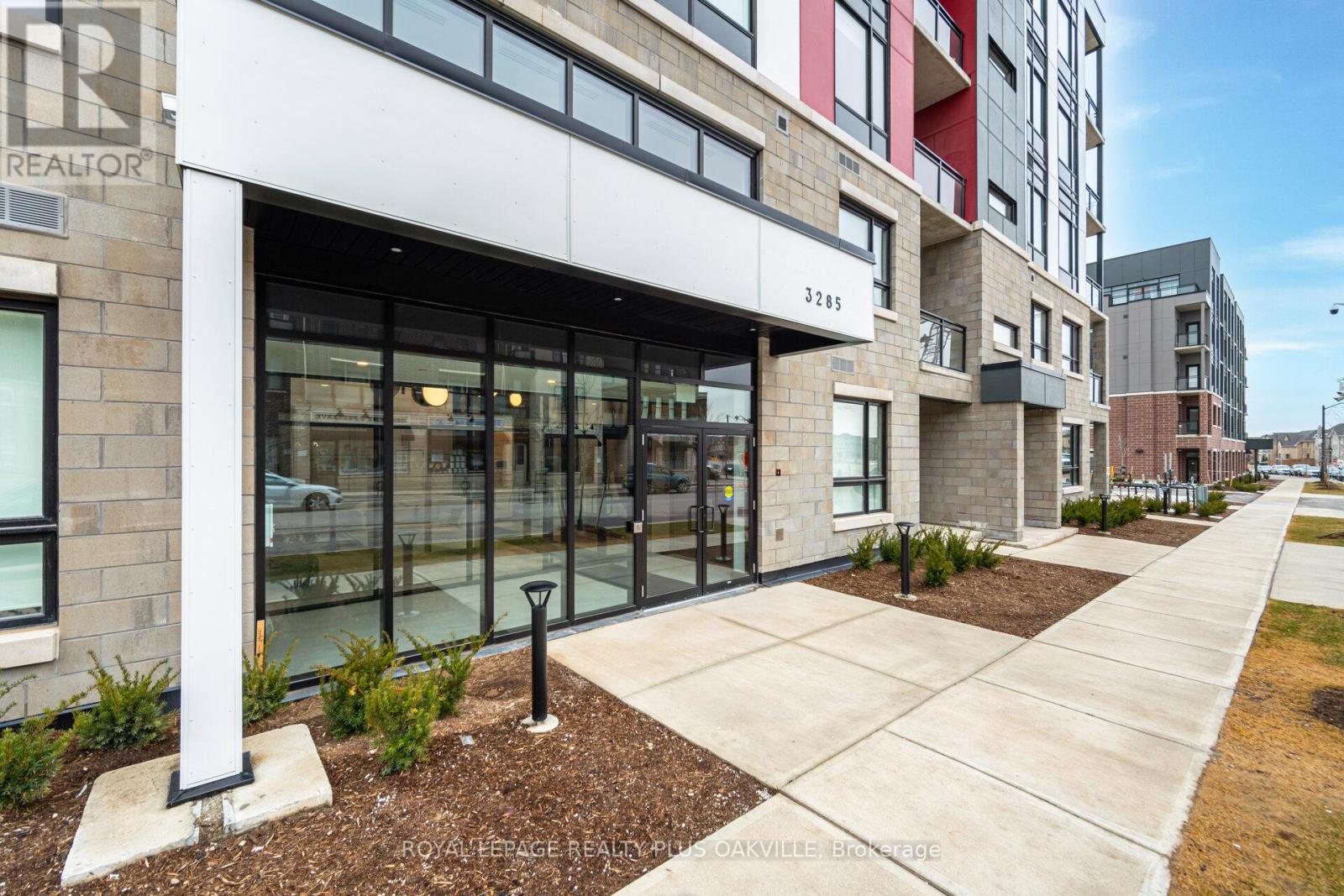 407 - 3285 Carding Mill Trail, Oakville, Ontario  L6M 1S1 - Photo 2 - W12951582