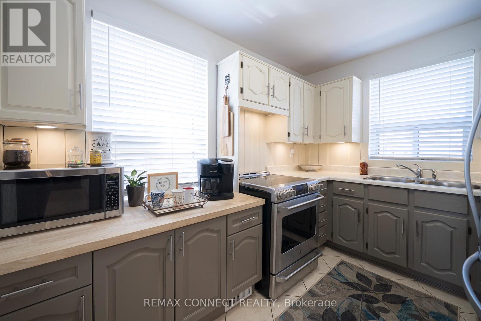 961 Ribston Road, Mississauga, Ontario  L4Y 1B5 - Photo 13 - W12970832