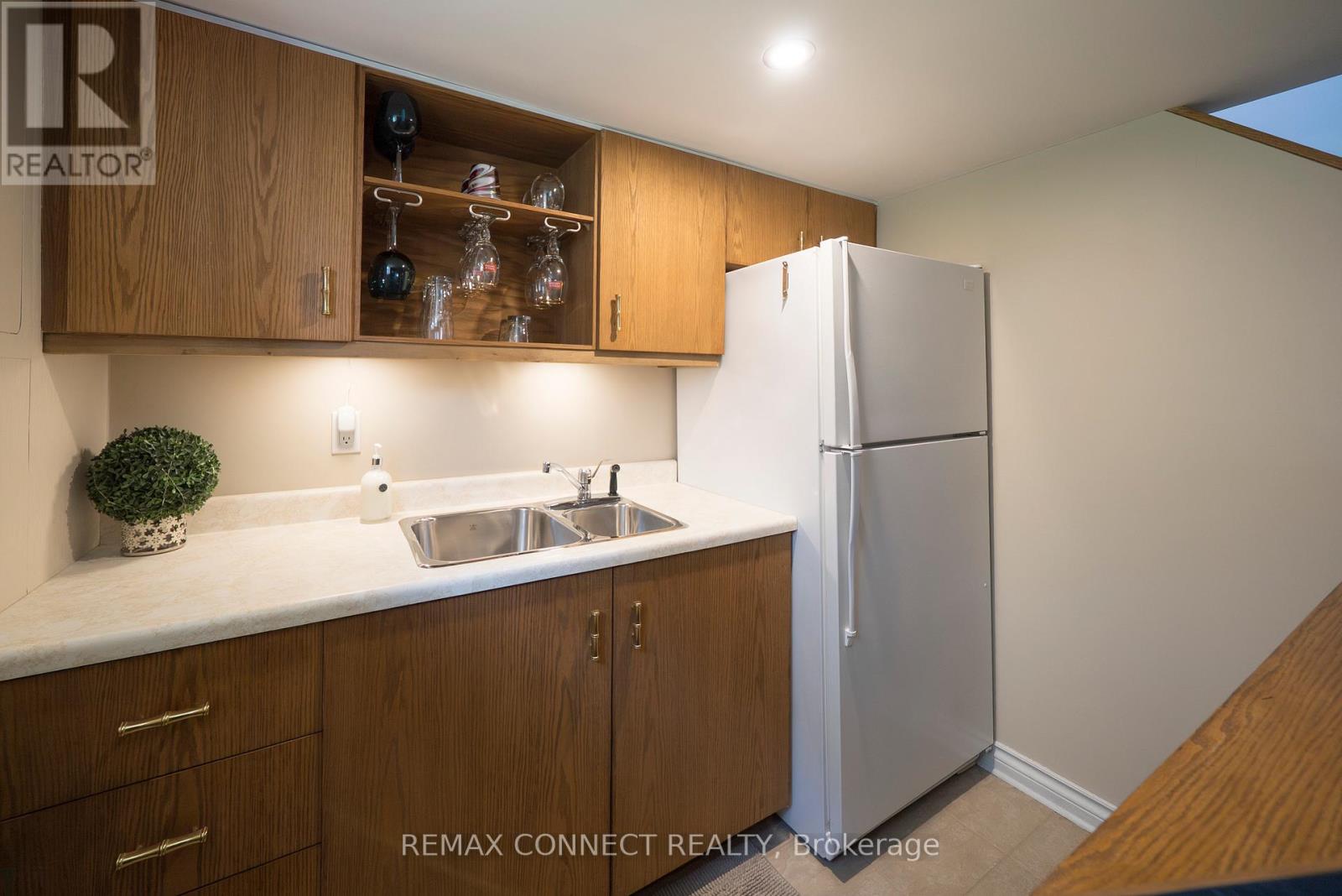 961 Ribston Road, Mississauga, Ontario  L4Y 1B5 - Photo 29 - W12970832