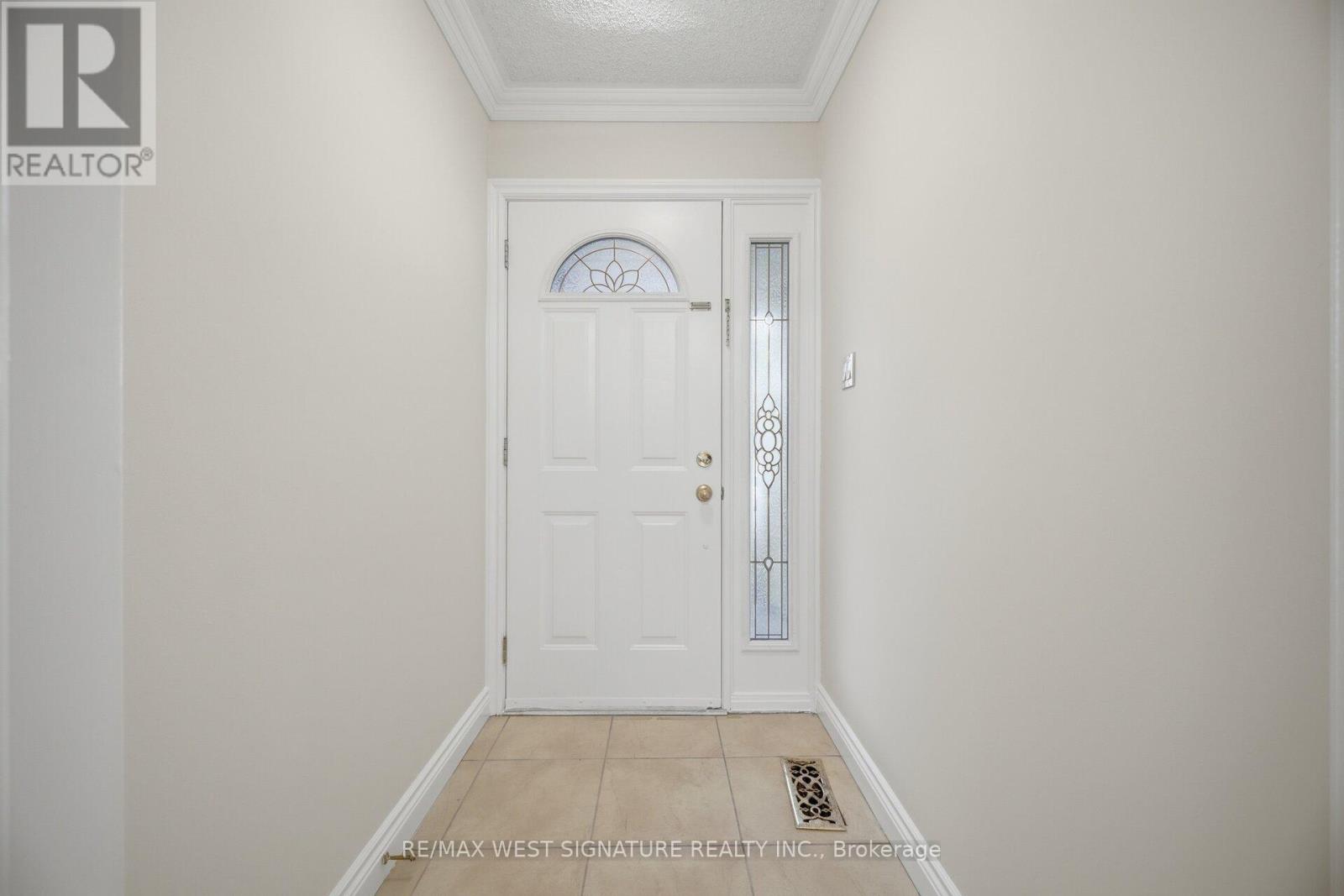 36 Windsor Road, Toronto, Ontario  M9R 3G4 - Photo 3 - W13005498